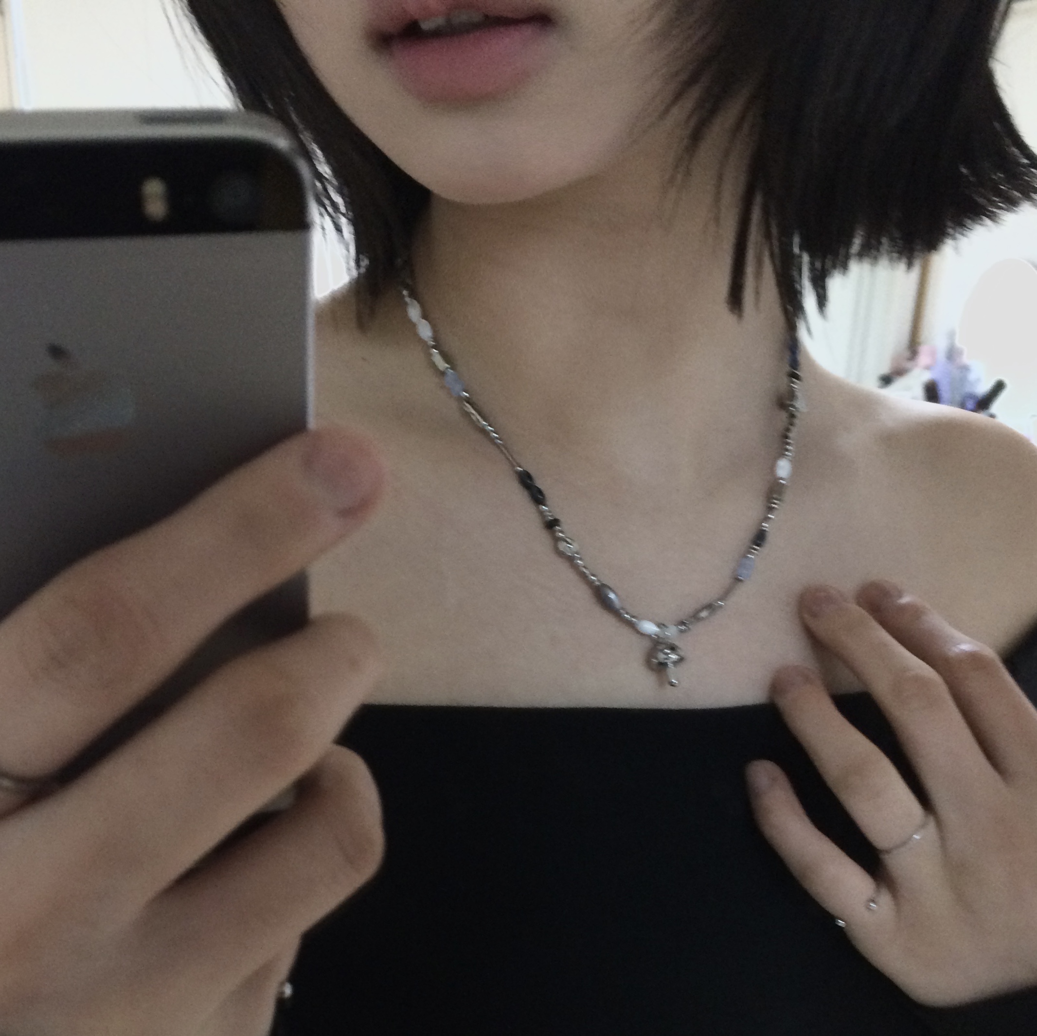 Riomeu Parasola Mushroom Necklace 착용 스타일