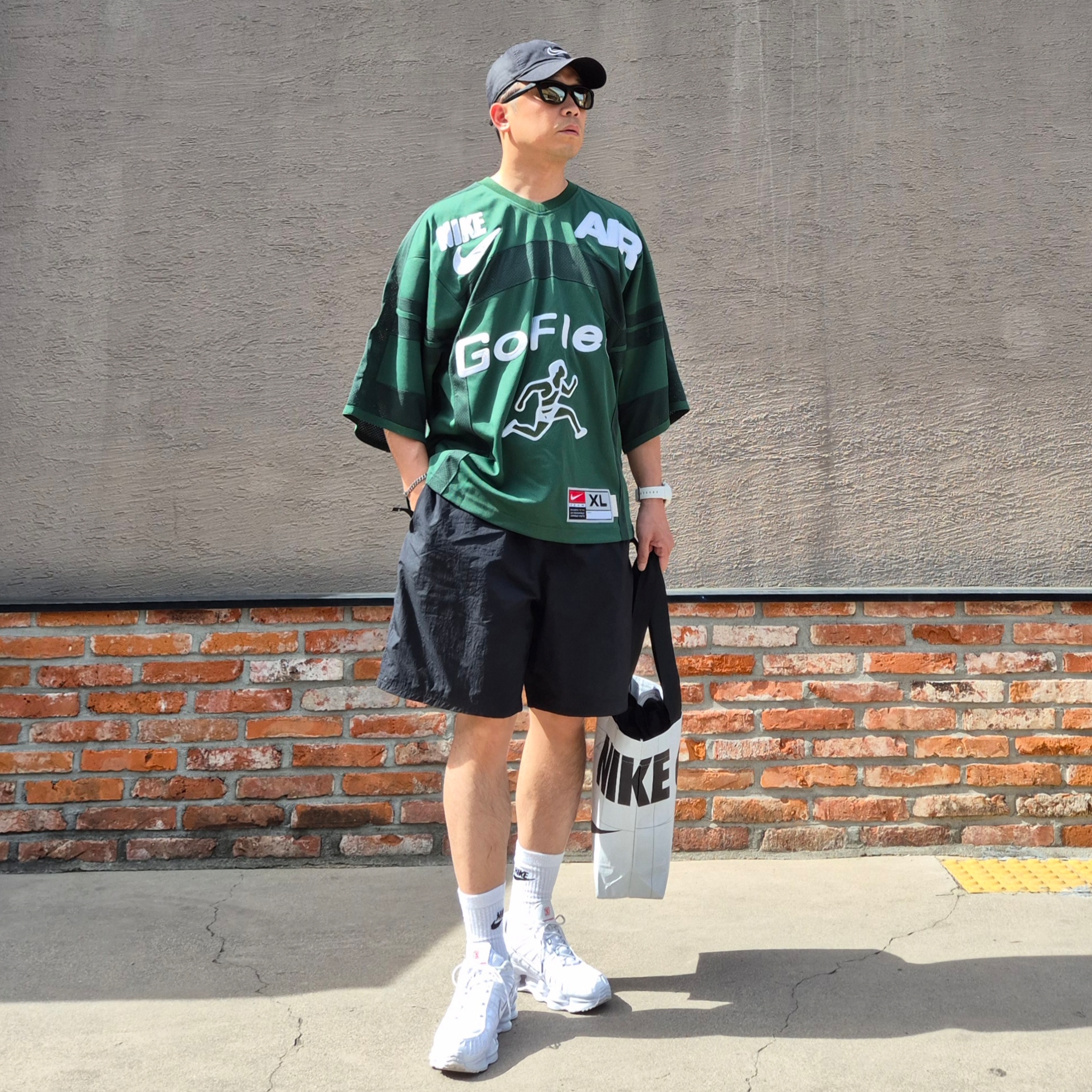 Nike Shox TL Metallic Silver, Nike Solo Swoosh Woven Shorts Black - Asia 착용 스타일 - 2