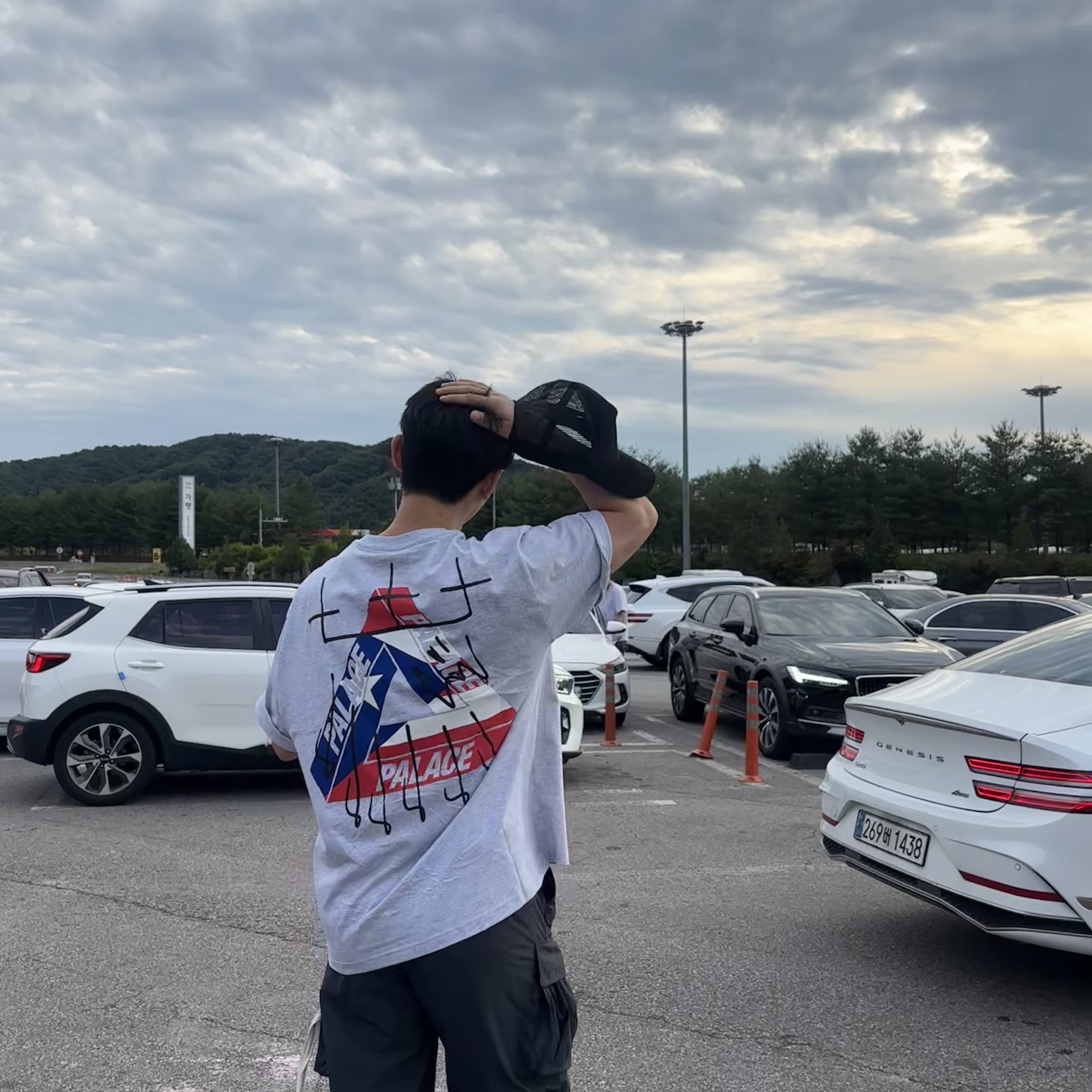 Palace King Tri T-Shirt Grey Marl - 26SS 착용 스타일 - 3