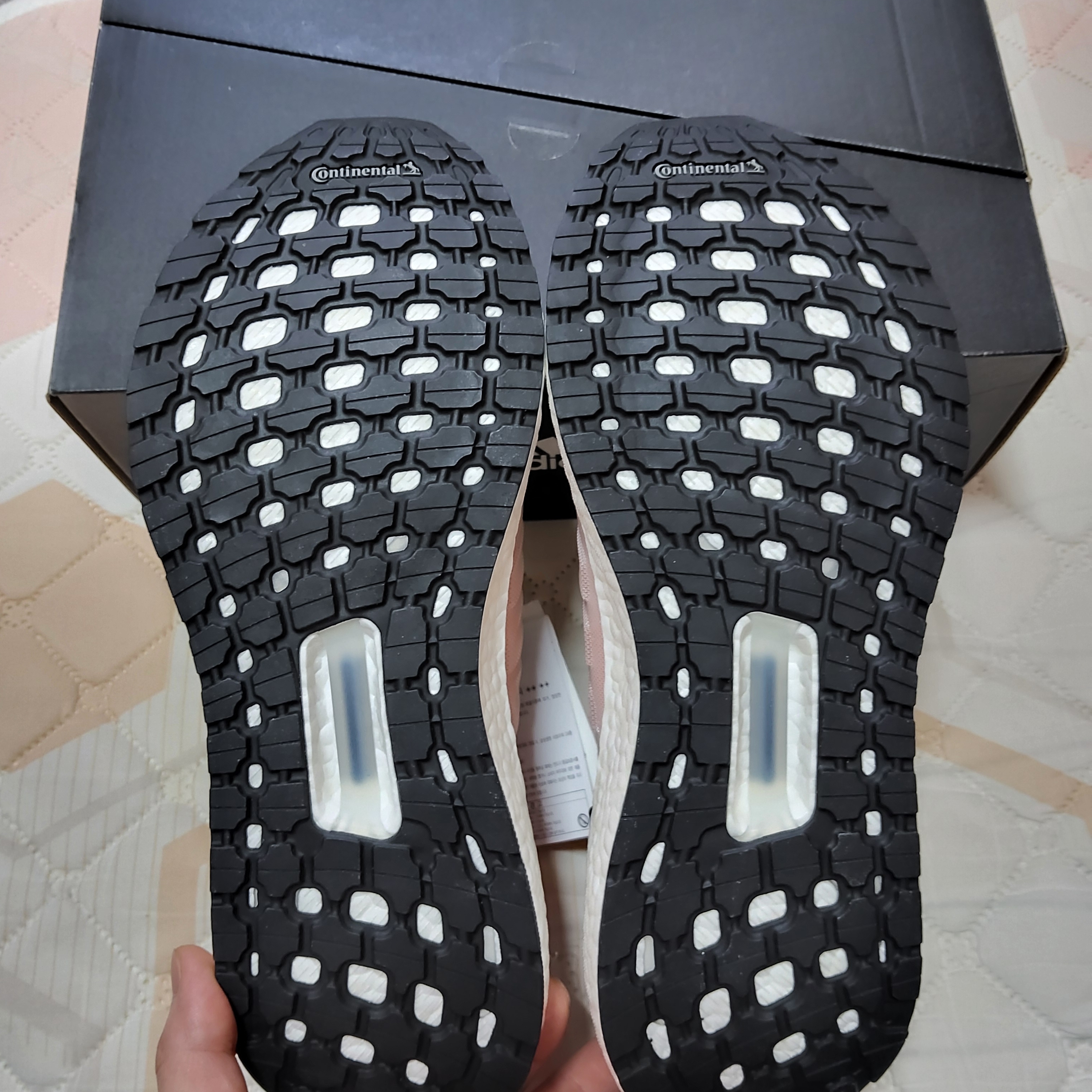 Adidas Ultraboost 19 Panda 착용 스타일 - 8