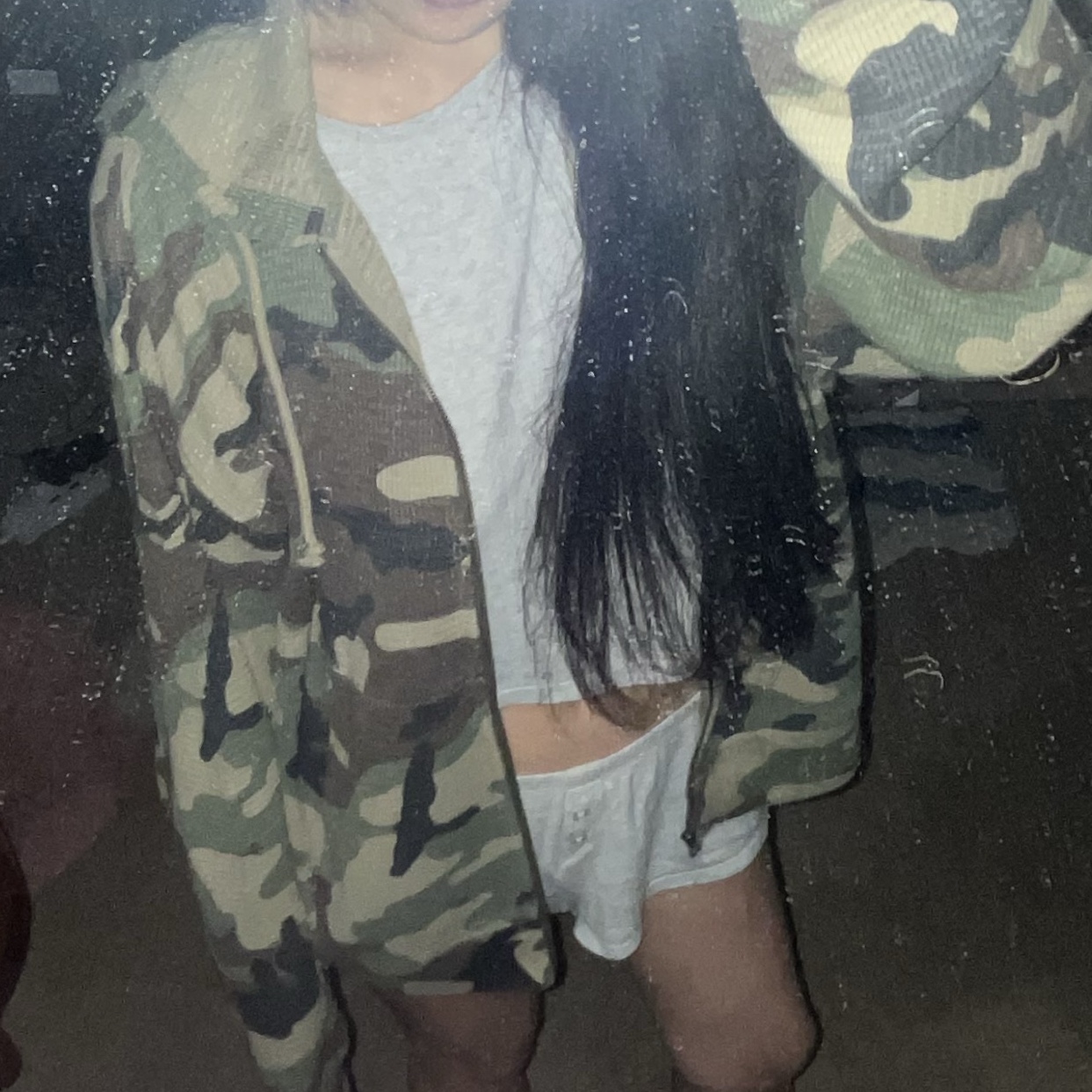 Stussy Lightweight Thermal Hoodie Camo 착용 스타일 - 1