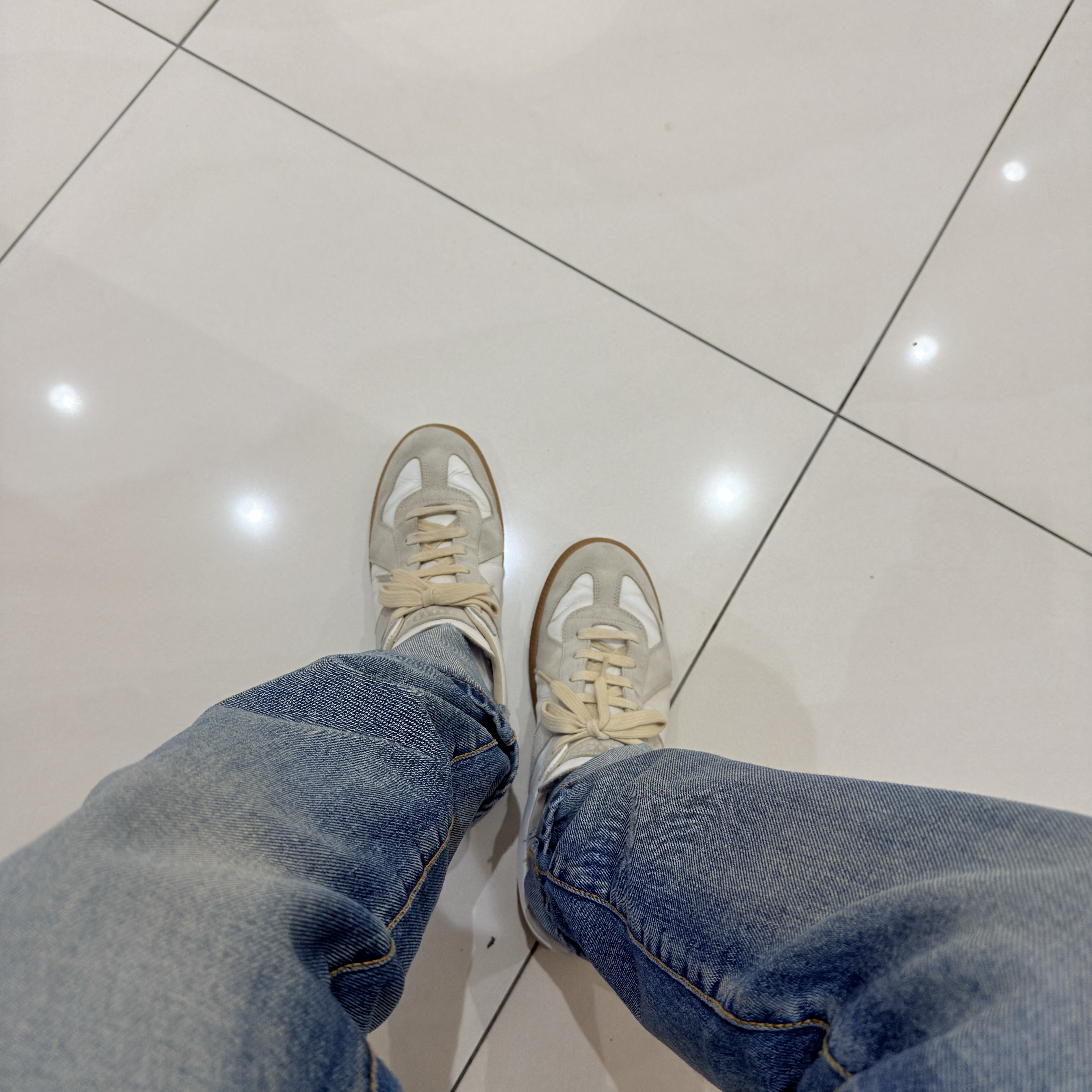 Maison Margiela Calfskin Replica Sneakers 착용 스타일 - 2