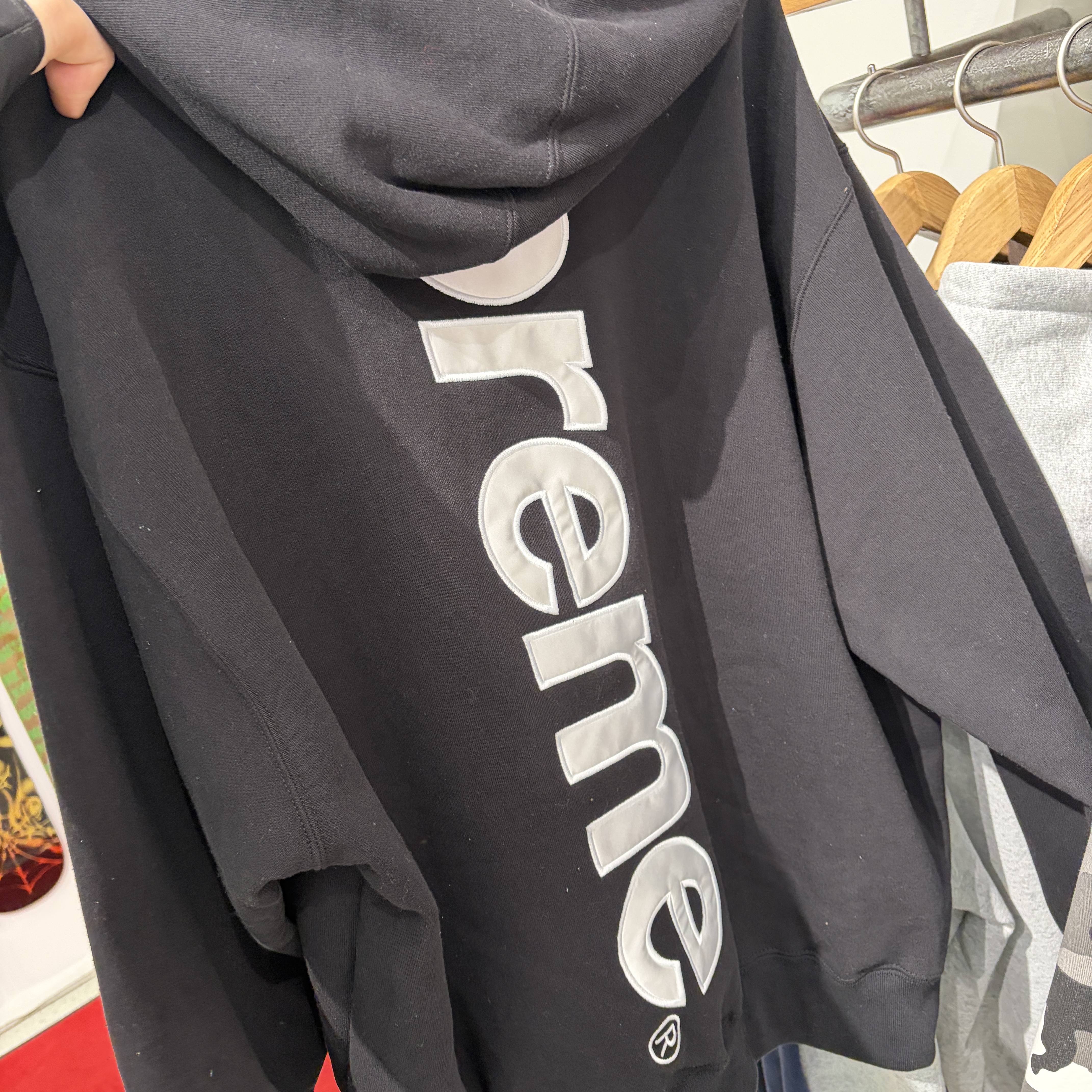 Supreme Satin Applique Hooded Sweatshirt Black - 26SS 착용 스타일