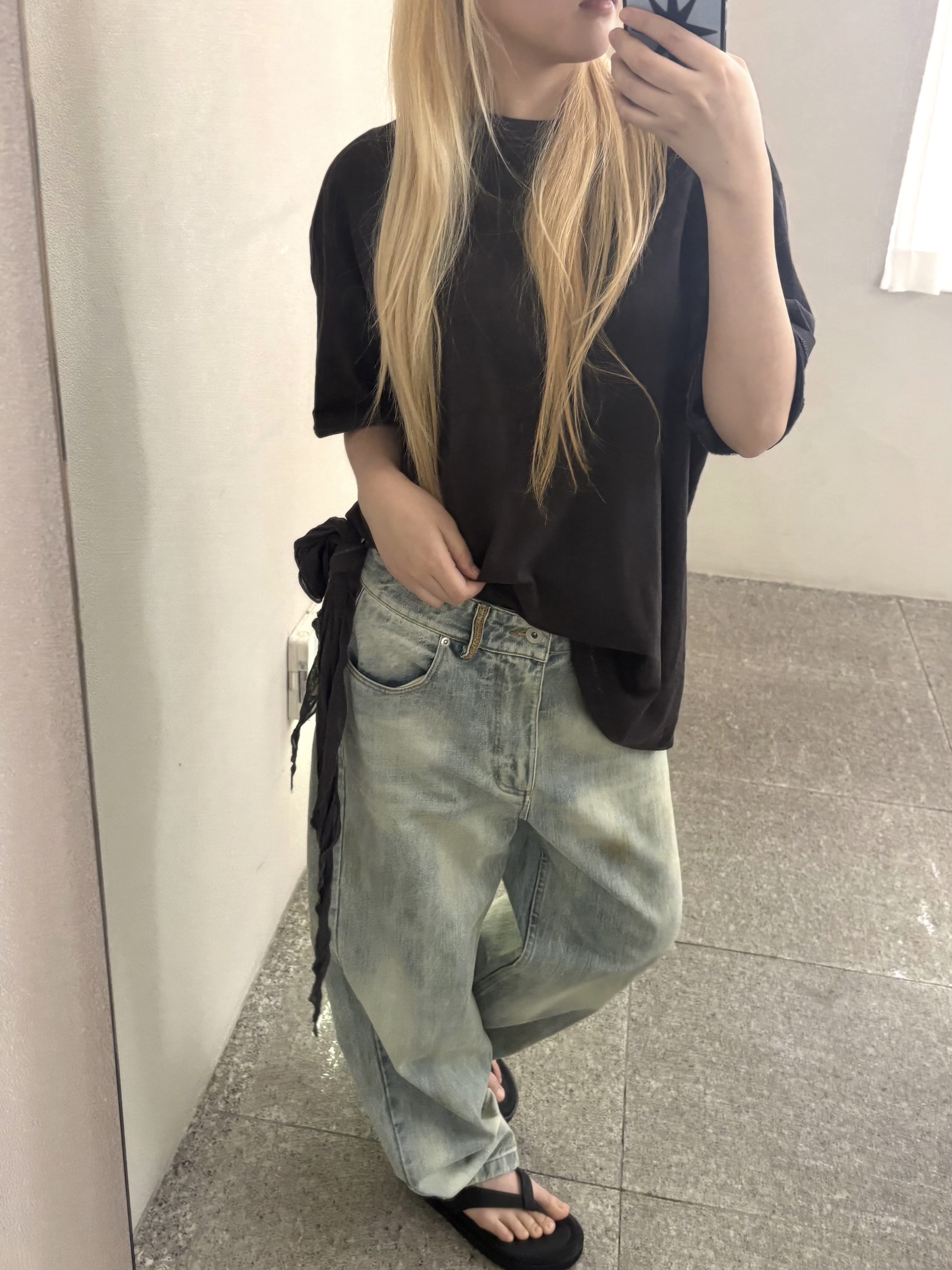 Sunday Ceremony Vintage Japanese Denim Jeans - Ageing Blue, SUNDAY CEREMONY Natural Dyed Neckerchief - Deep Charcoal 착용 스타일 - 2