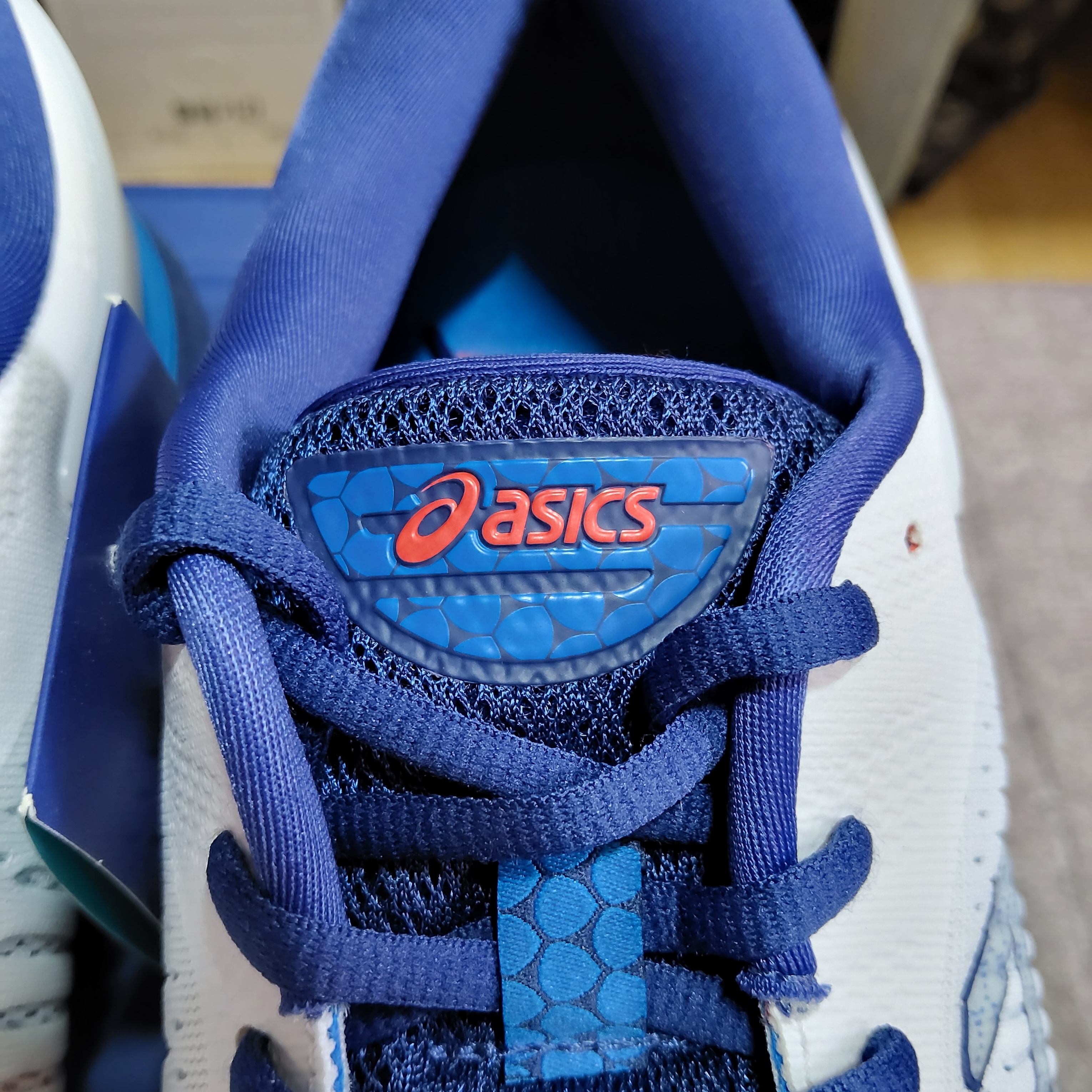 Asics Gel-Kayano 25 Glacier Grey 착용 스타일 - 5