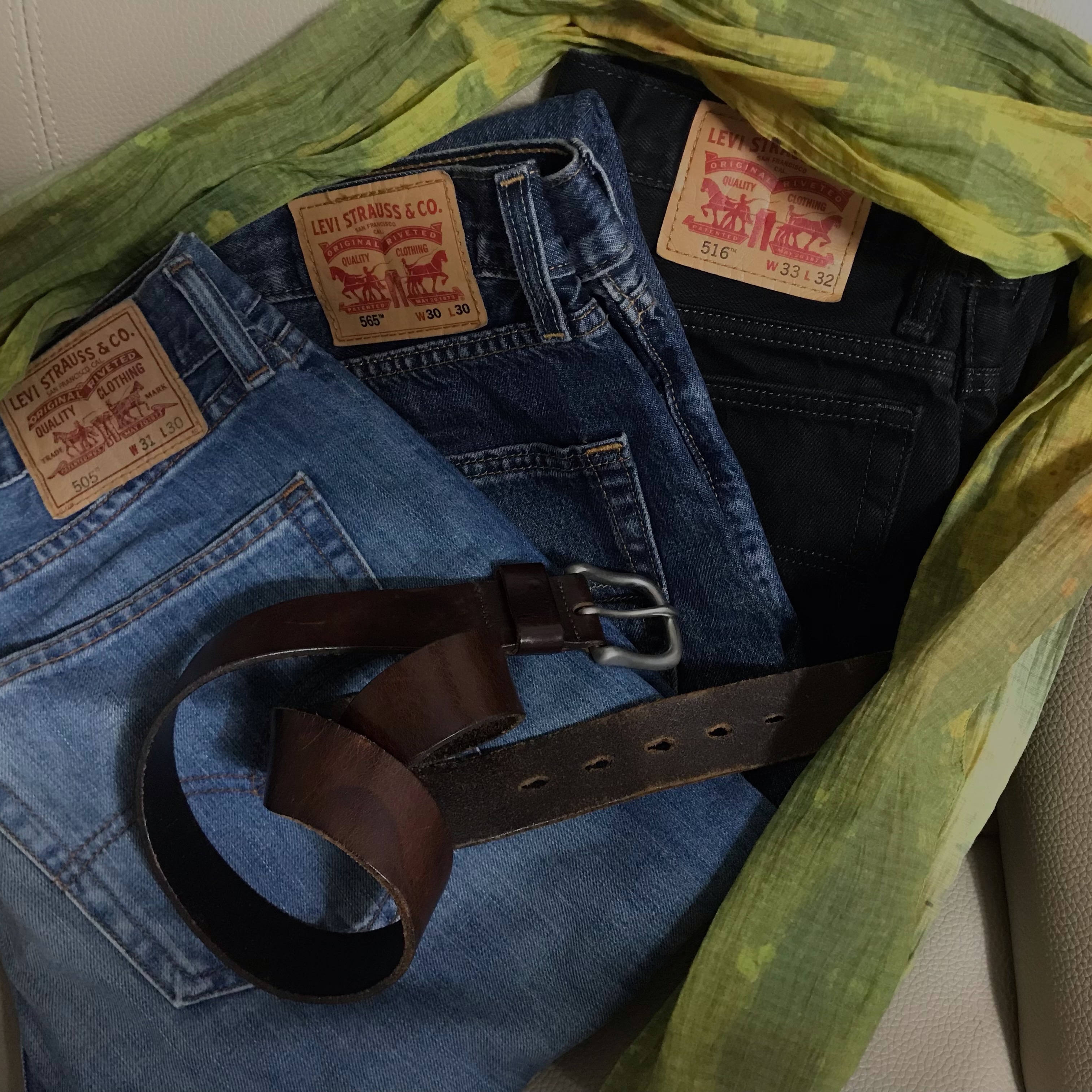 Levi's 565 Loose Straight Jeans Medium Indigo, Levi's 505 Regular Straight Jean Sky Blue 착용 스타일 - 4