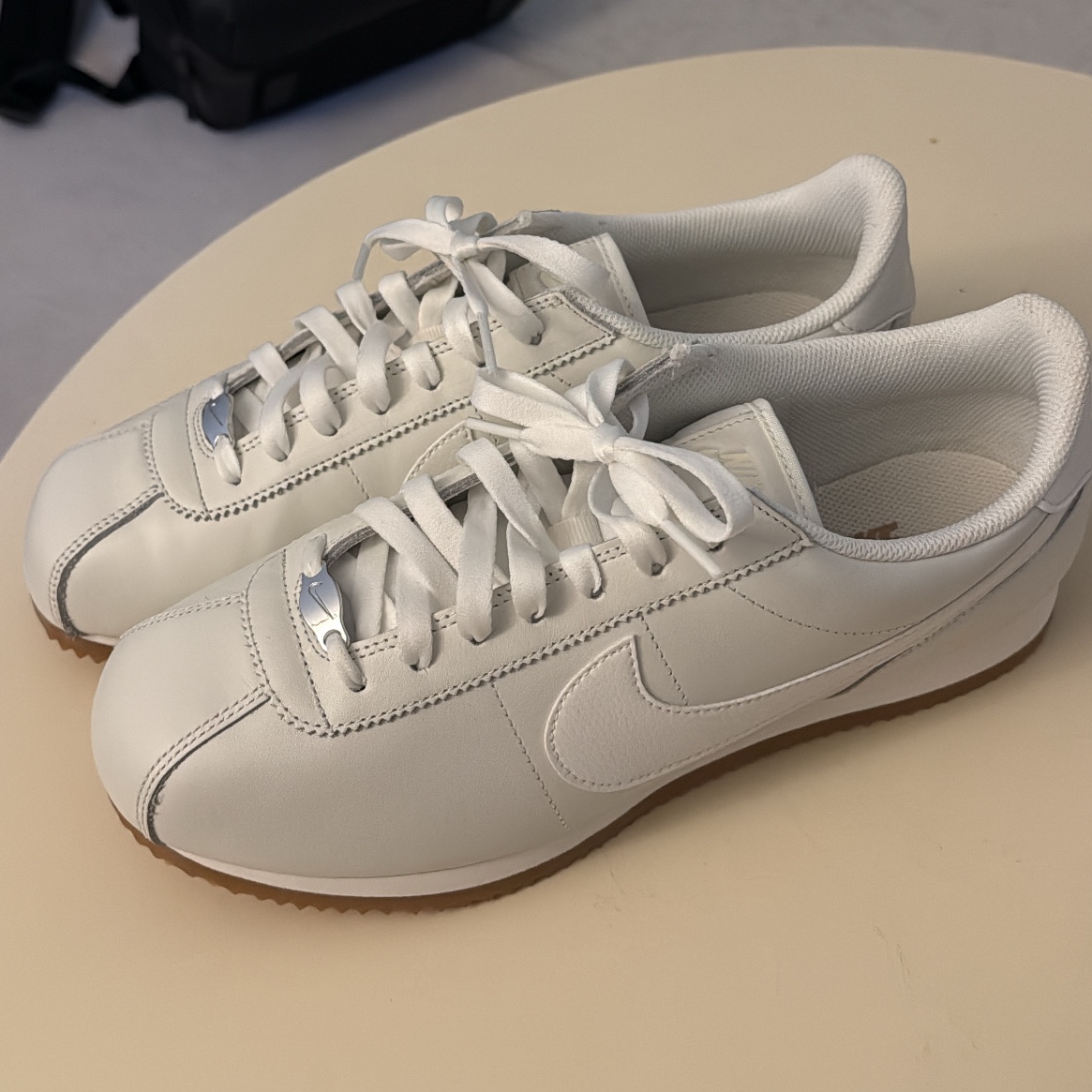 (W) Nike Cortez SE Sail 착용 스타일