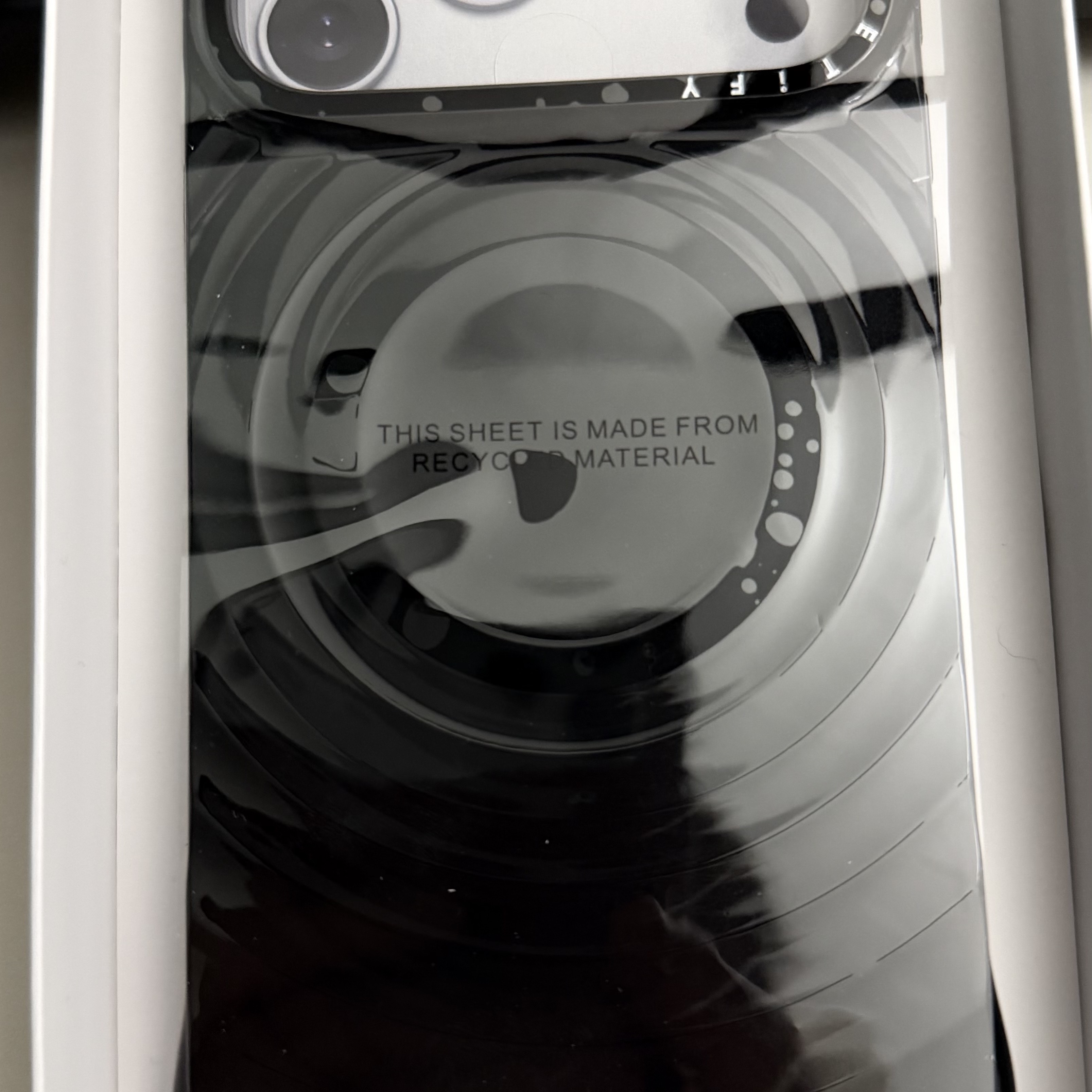 Casetify Essentials iPhone Ripple Case Pebble Grey 착용 스타일 - 2