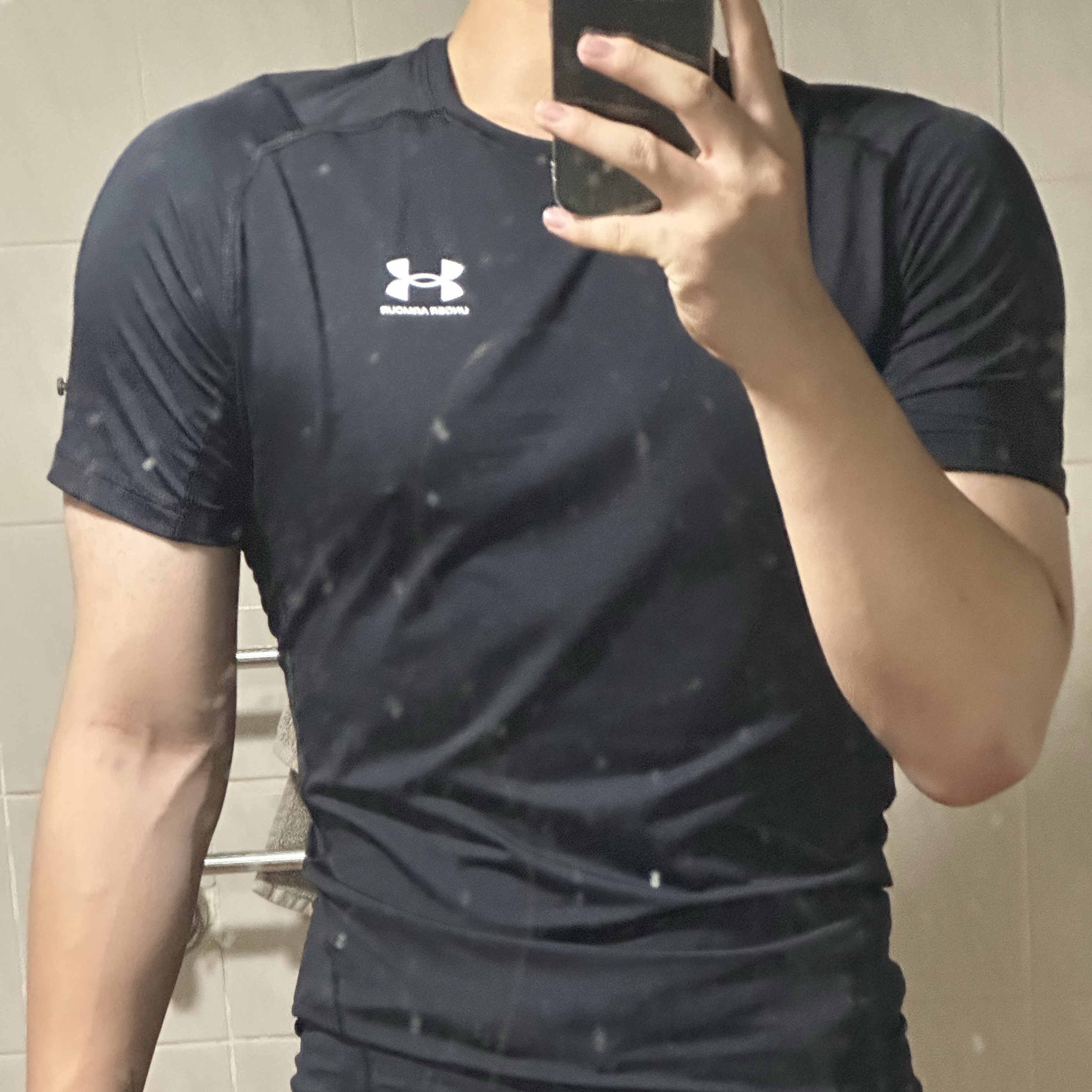 Under Armour HeatGear Short Sleeve Black White 착용 스타일