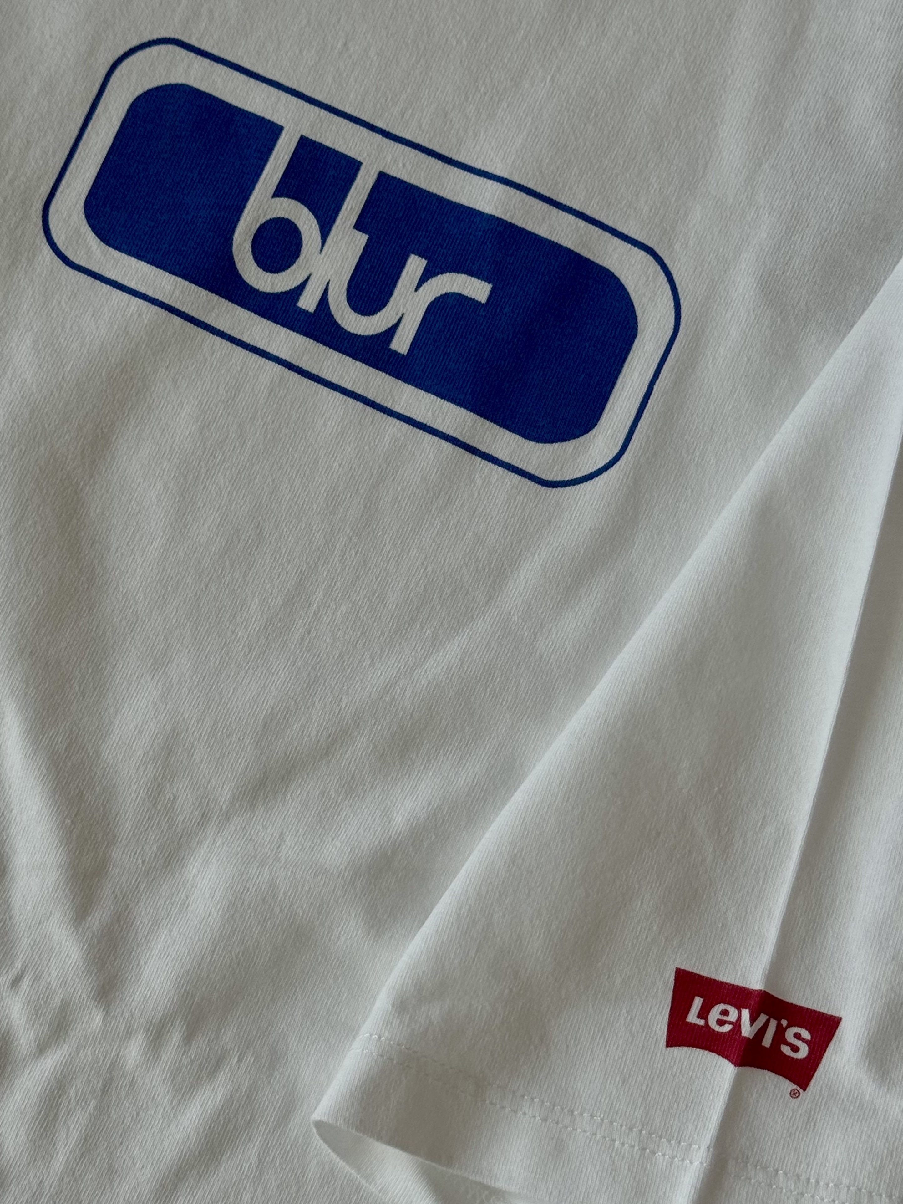 Levi's x Blur Band T-Shirt White 착용 스타일 - 2