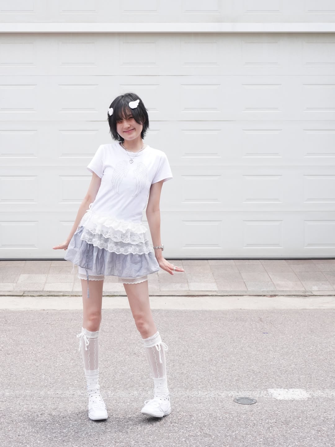 Rosefrantz Sparkle Angel Wing T-shirt [White] 착용 스타일 - 2