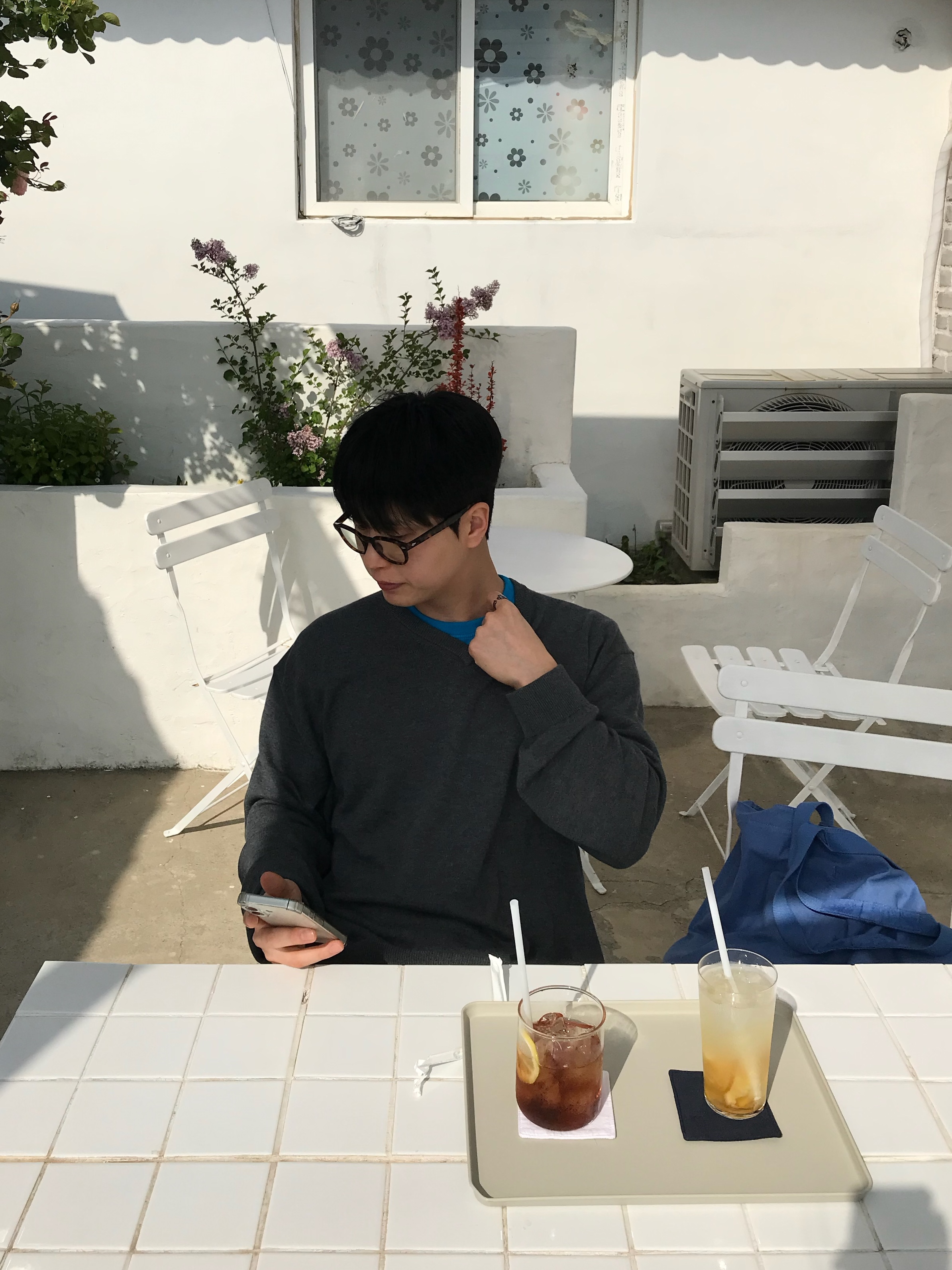 Noun Crop V Neck Knit Charcoal 착용 스타일 - 4
