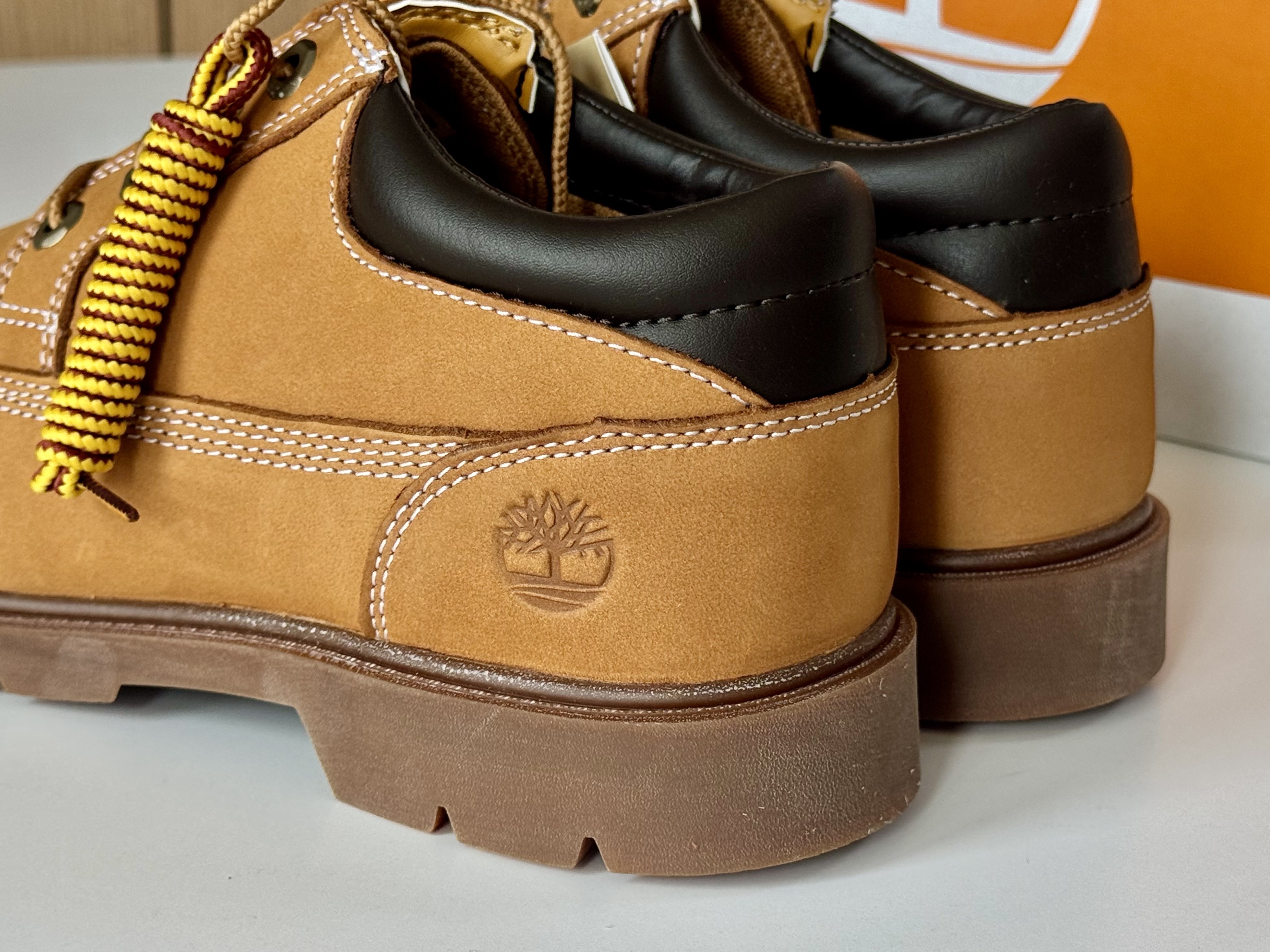Timberland Classic Waterproof Boots Wheat Brown - Wide 착용 스타일 - 4