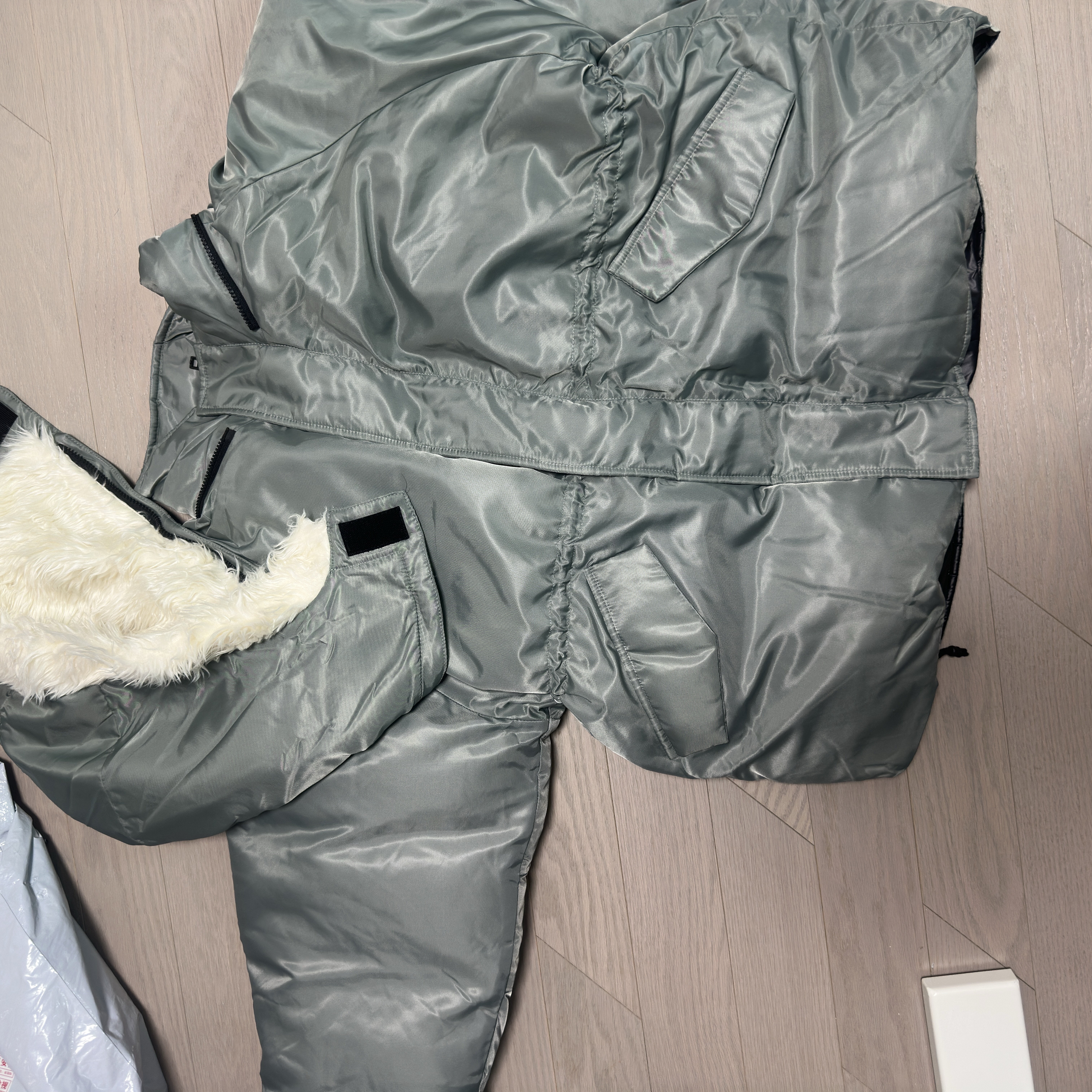 Yeezy PK-01 Green 착용 스타일 - 2