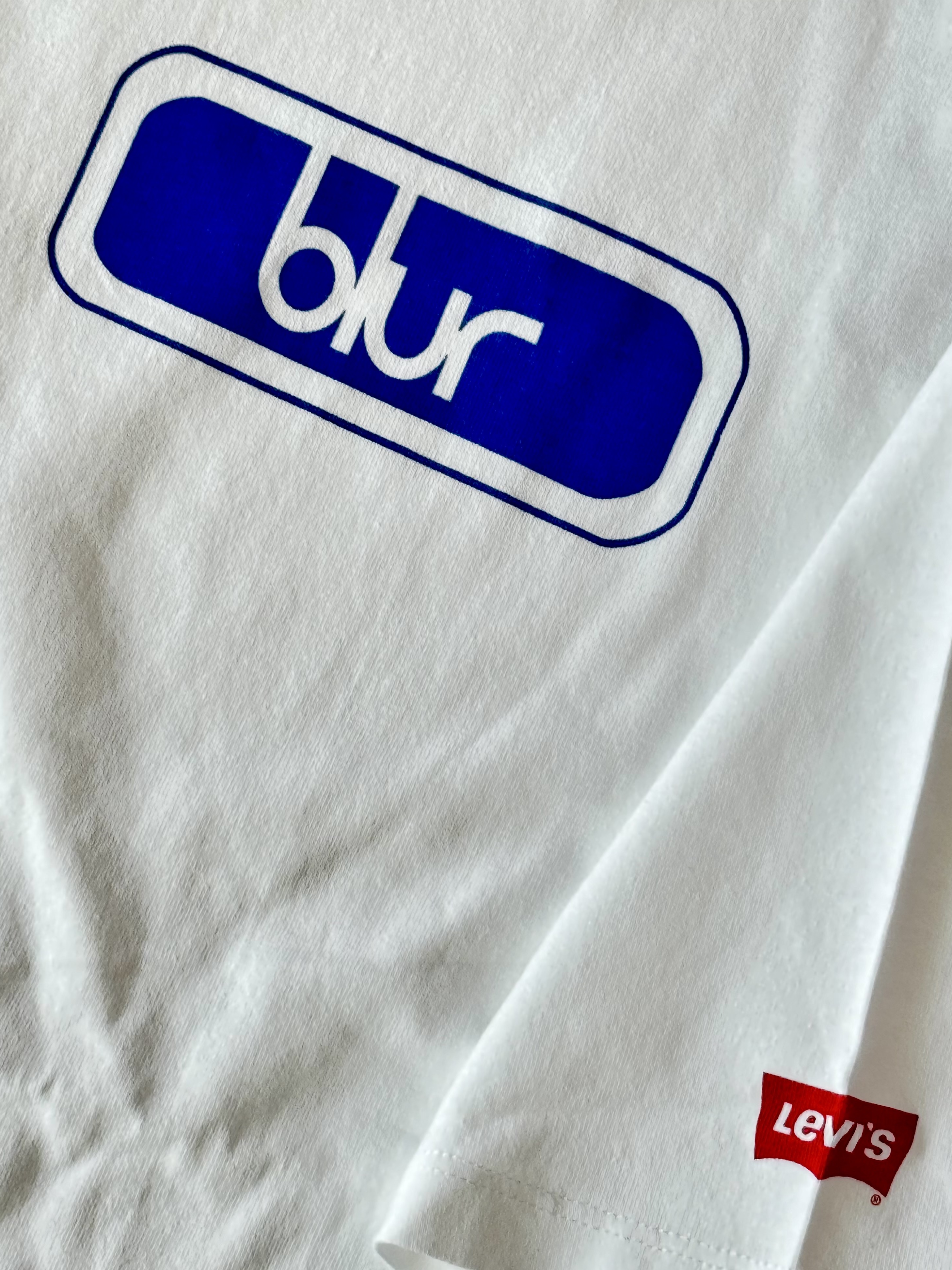 Levi's x Blur Band T-Shirt White 착용 스타일 - 1