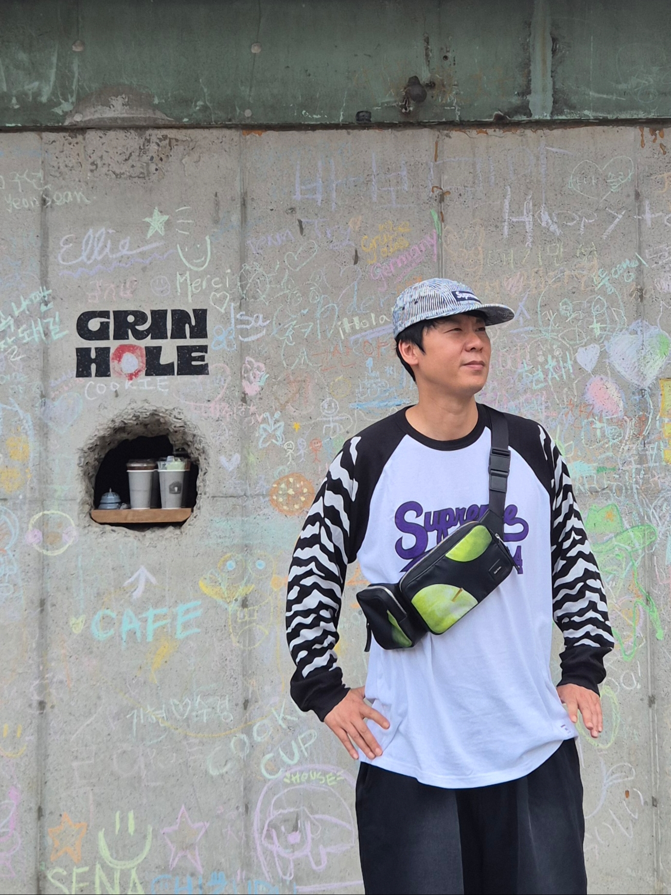 Undermycar MU.127 Classic Logo Brush Washed Sweat Shorts Black, Supreme Tiger Raglan L/S Top White - 26SS 착용 스타일 - 3