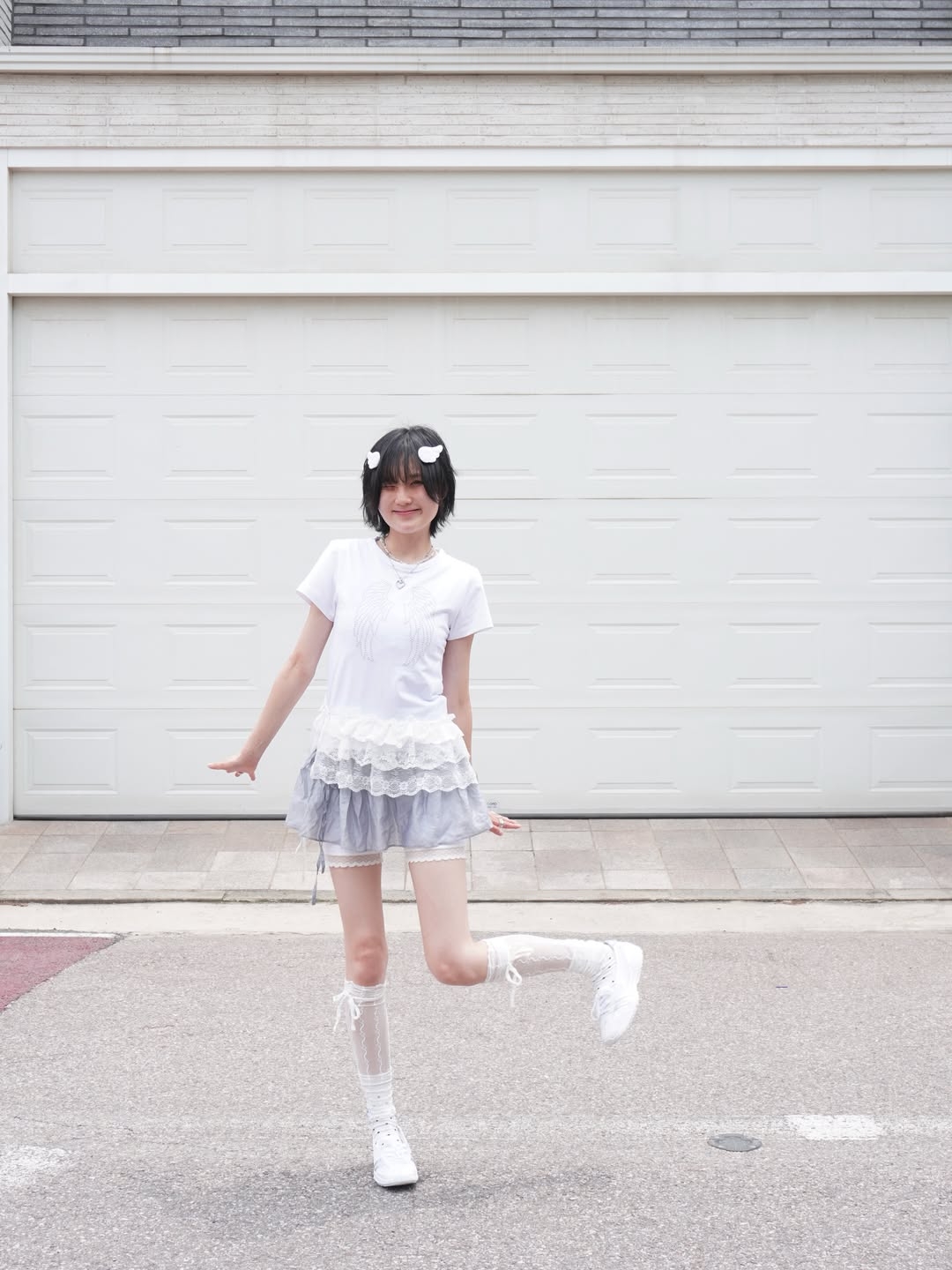 Rosefrantz Sparkle Angel Wing T-shirt [White] 착용 스타일 - 8