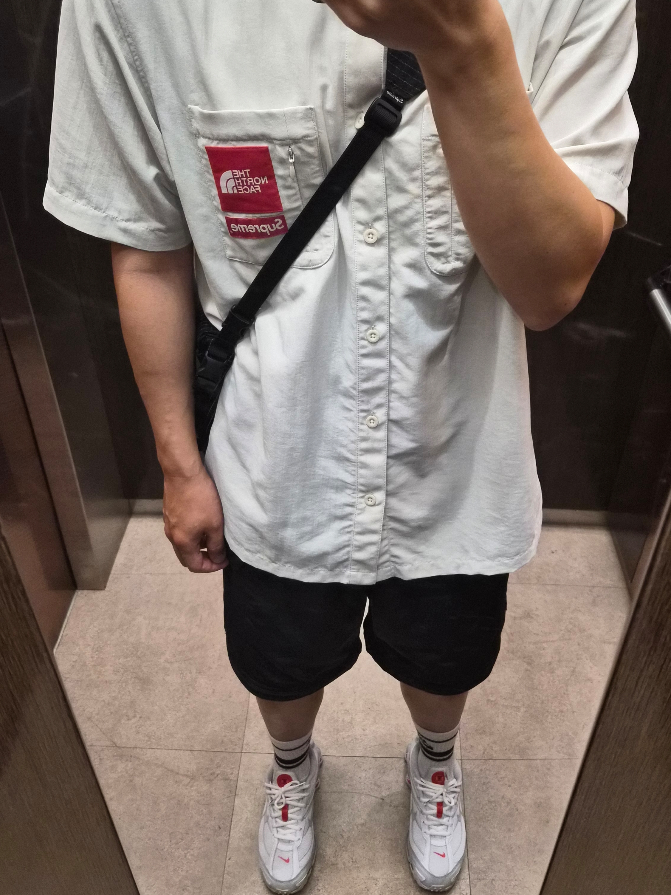 Supreme x The North Face Trekking S/S Shirt Stone - 22SS, Supreme x The North Face Trekking Zip-Off Belted Pants Black - 22SS 착용 스타일