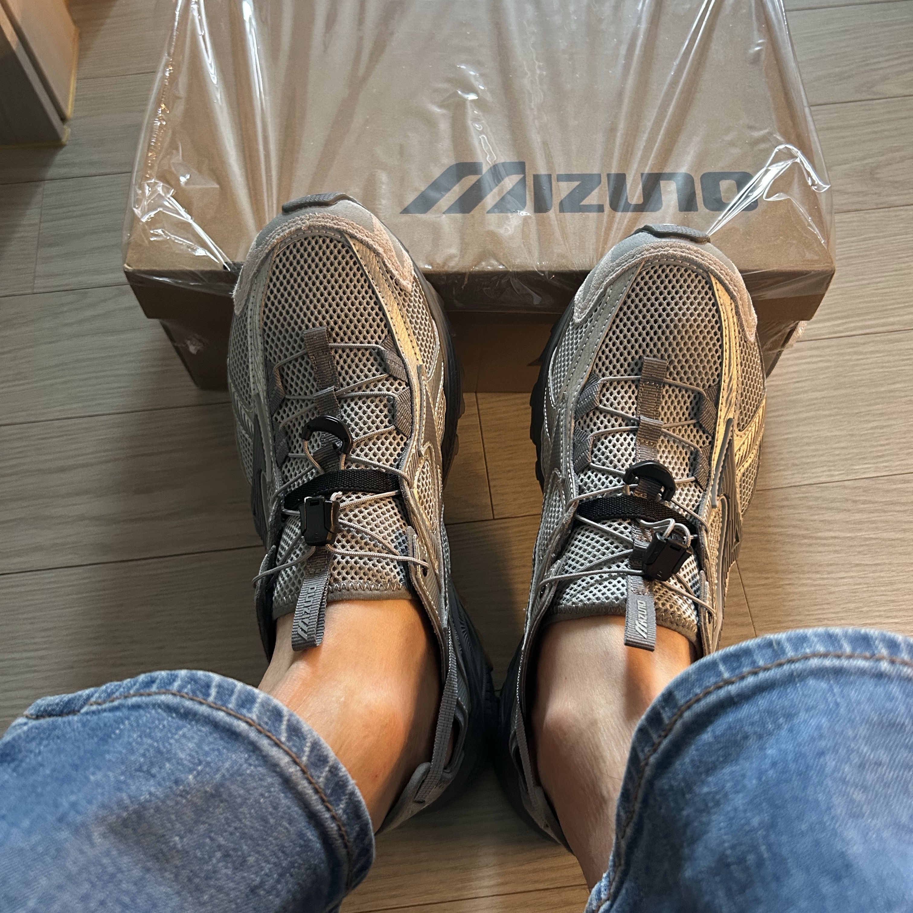 Mizuno Racer Trail SE Silver Grey 착용 스타일 - 1