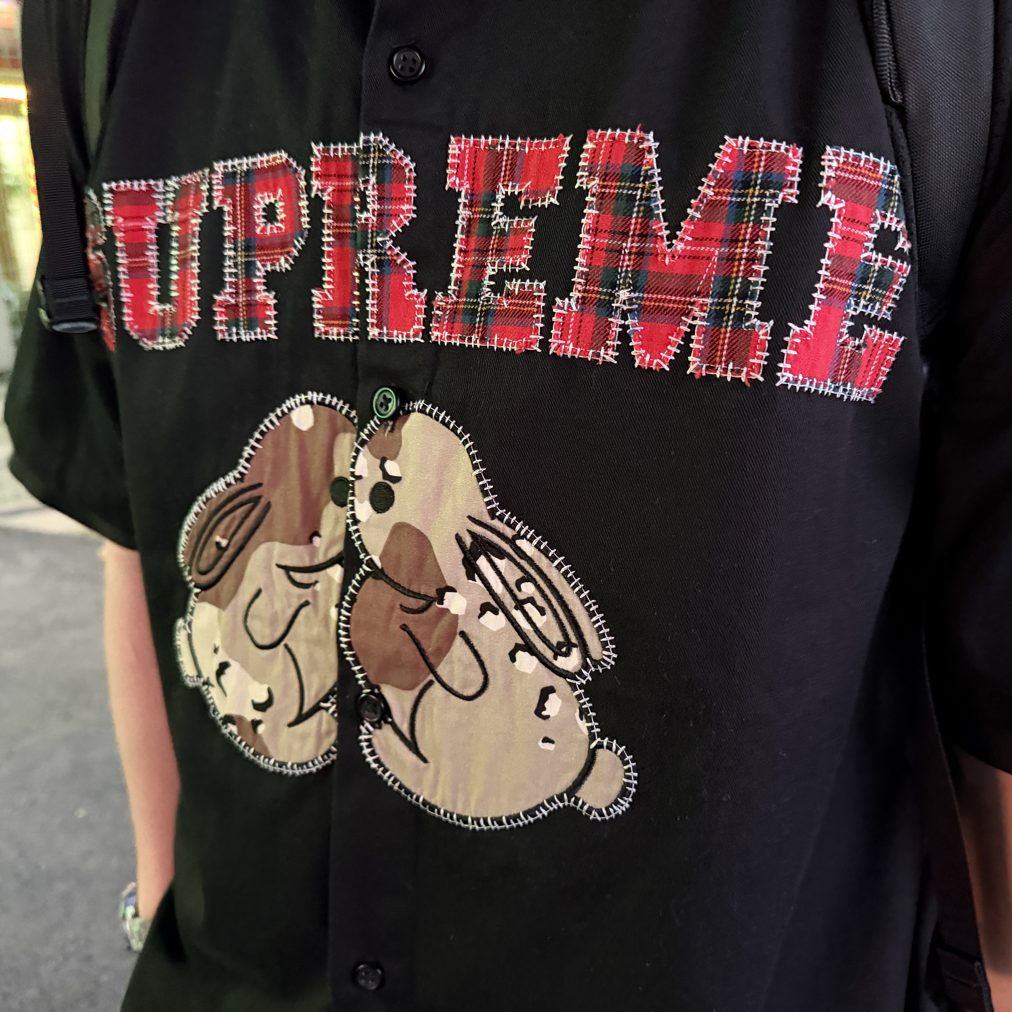 Supreme Bunnies S/S Work Shirt Black - 23SS, Palace Pal-Ace T-Shirt Black - 25SS 착용 스타일 - 2
