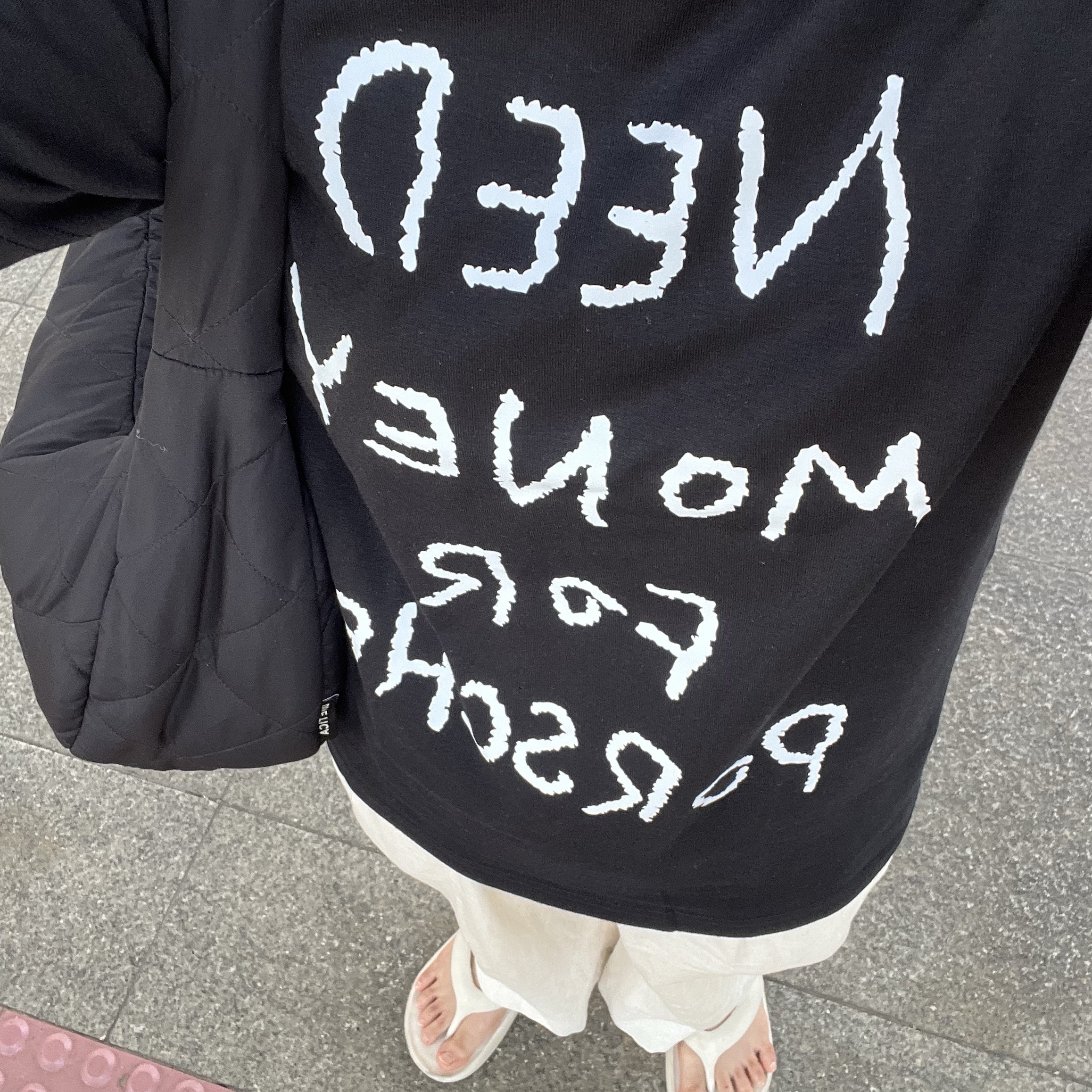 GILDAN X Vintage Collection NEED MONEY FOR PORSHCE T-Shirt (2 Color) 착용 스타일
