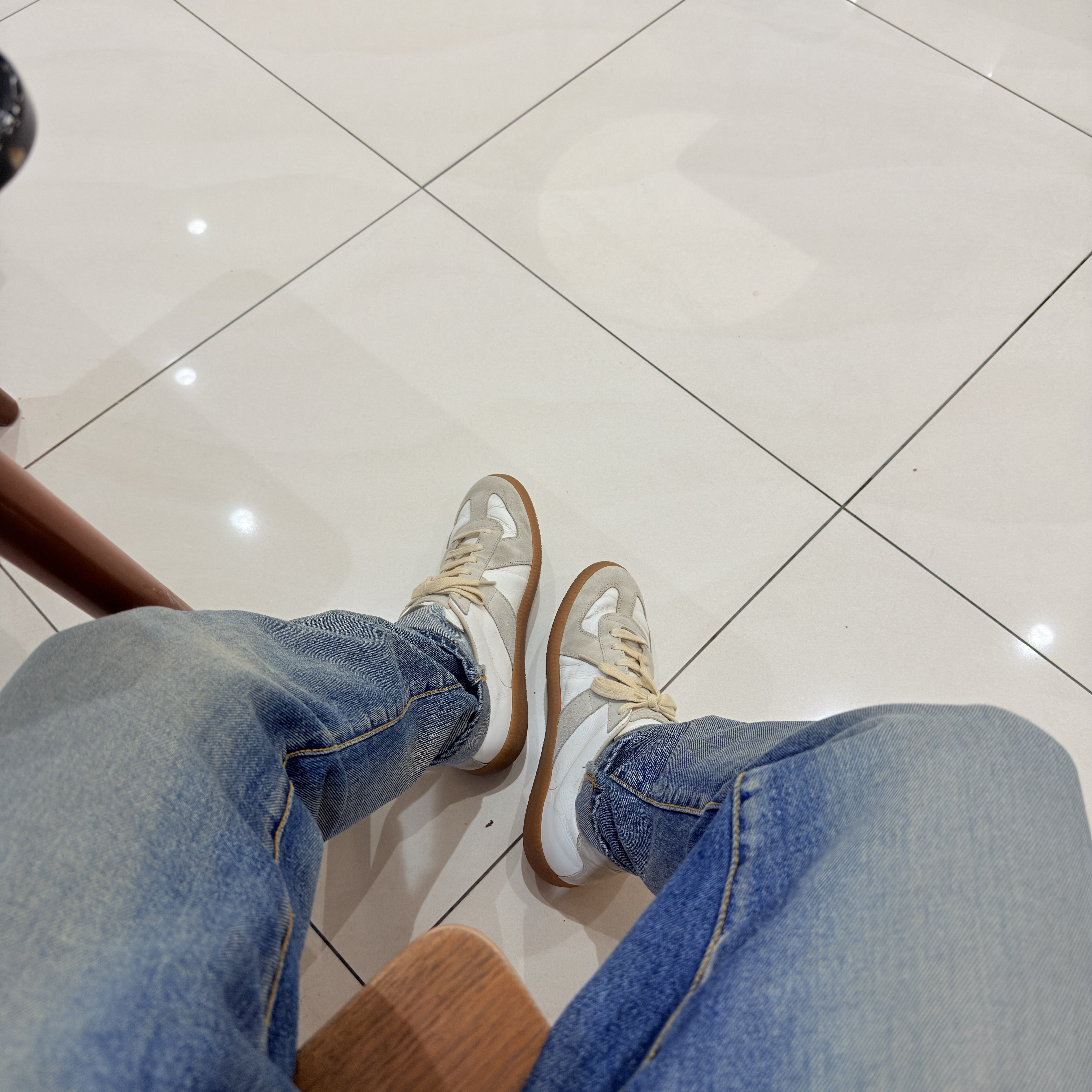 Maison Margiela Calfskin Replica Sneakers 착용 스타일 - 1