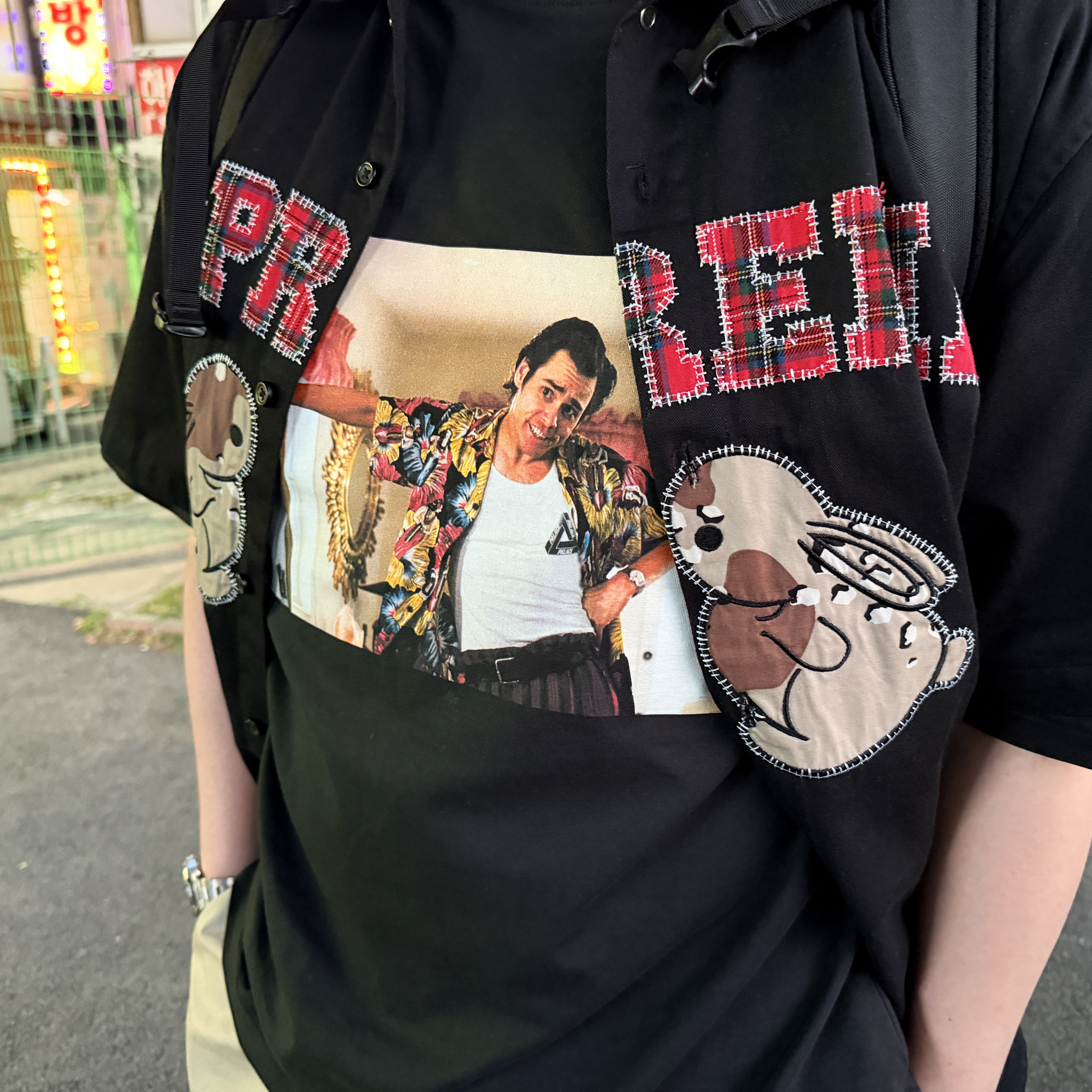 Supreme Bunnies S/S Work Shirt Black - 23SS, Palace Pal-Ace T-Shirt Black - 25SS 착용 스타일 - 3