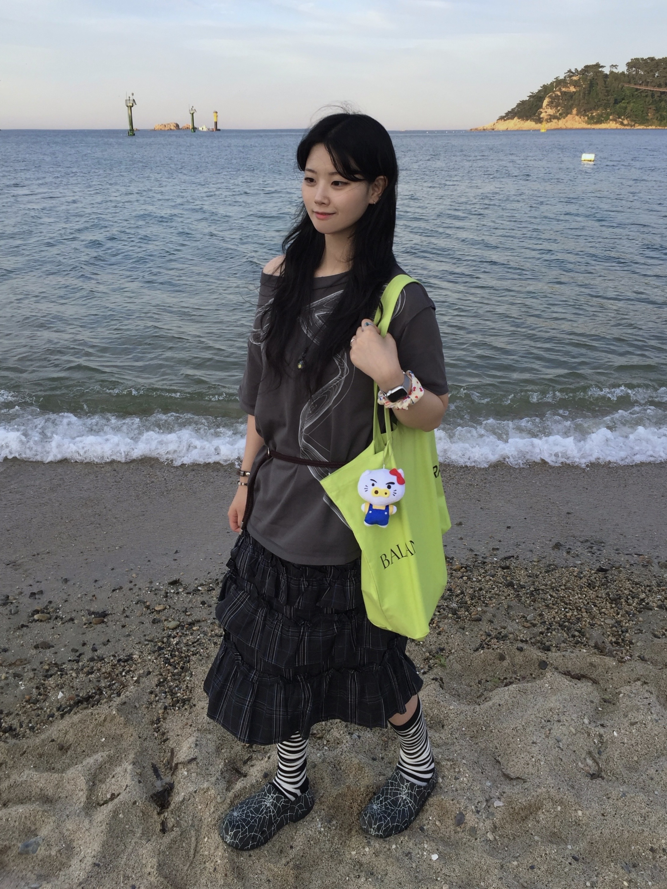 noun Easeful Tote Bag Lime 착용 스타일 - 3