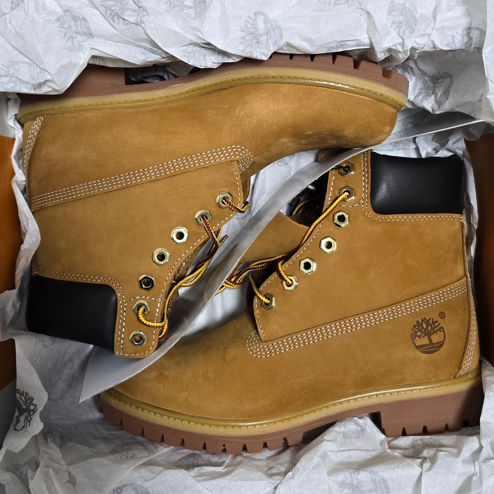 Timberland Premium 6 inch Waterproof Boot Wheat Nubuck - Wide 착용 스타일