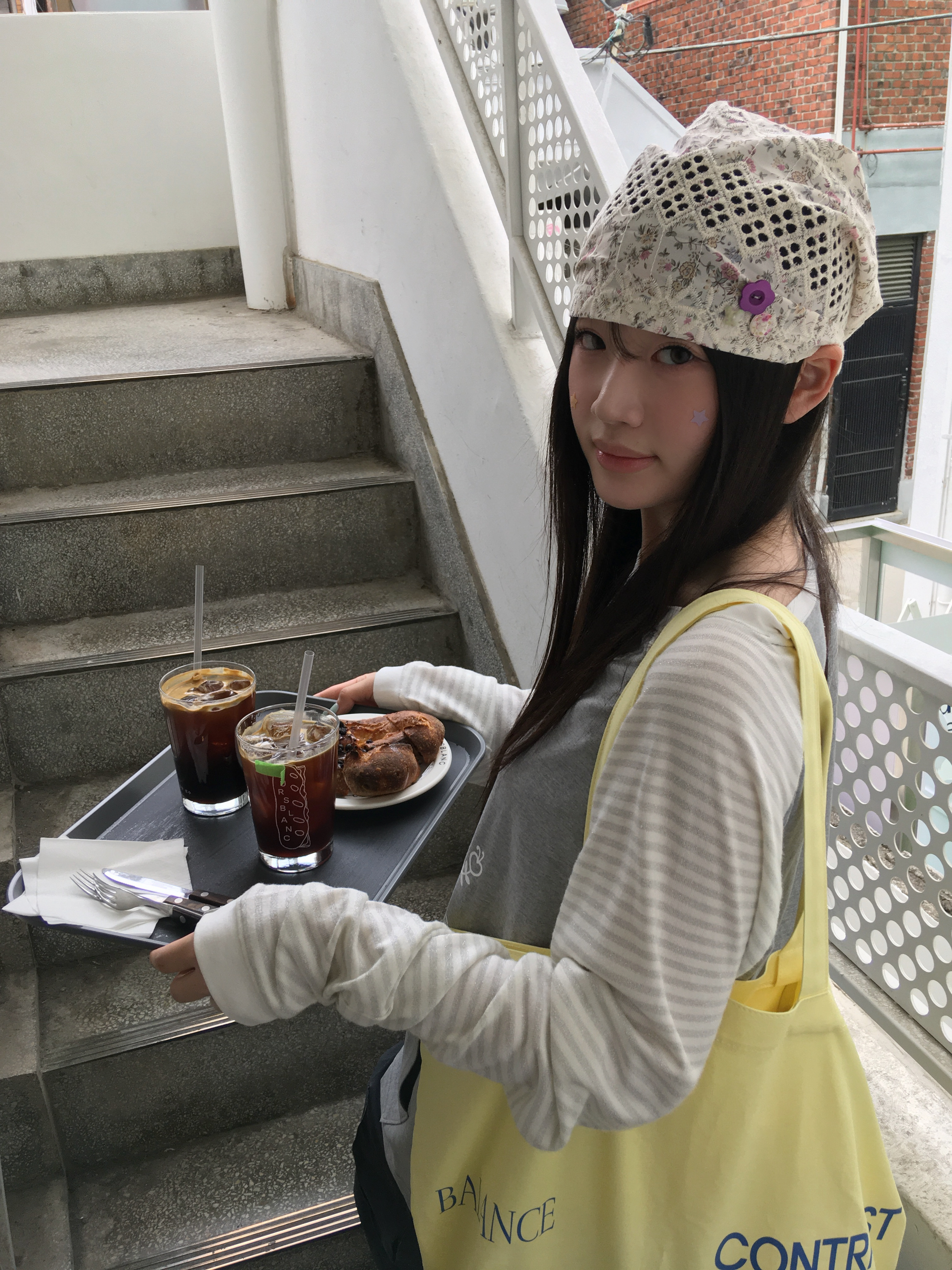 noun Easeful Tote Bag Lemon 착용 스타일 - 3