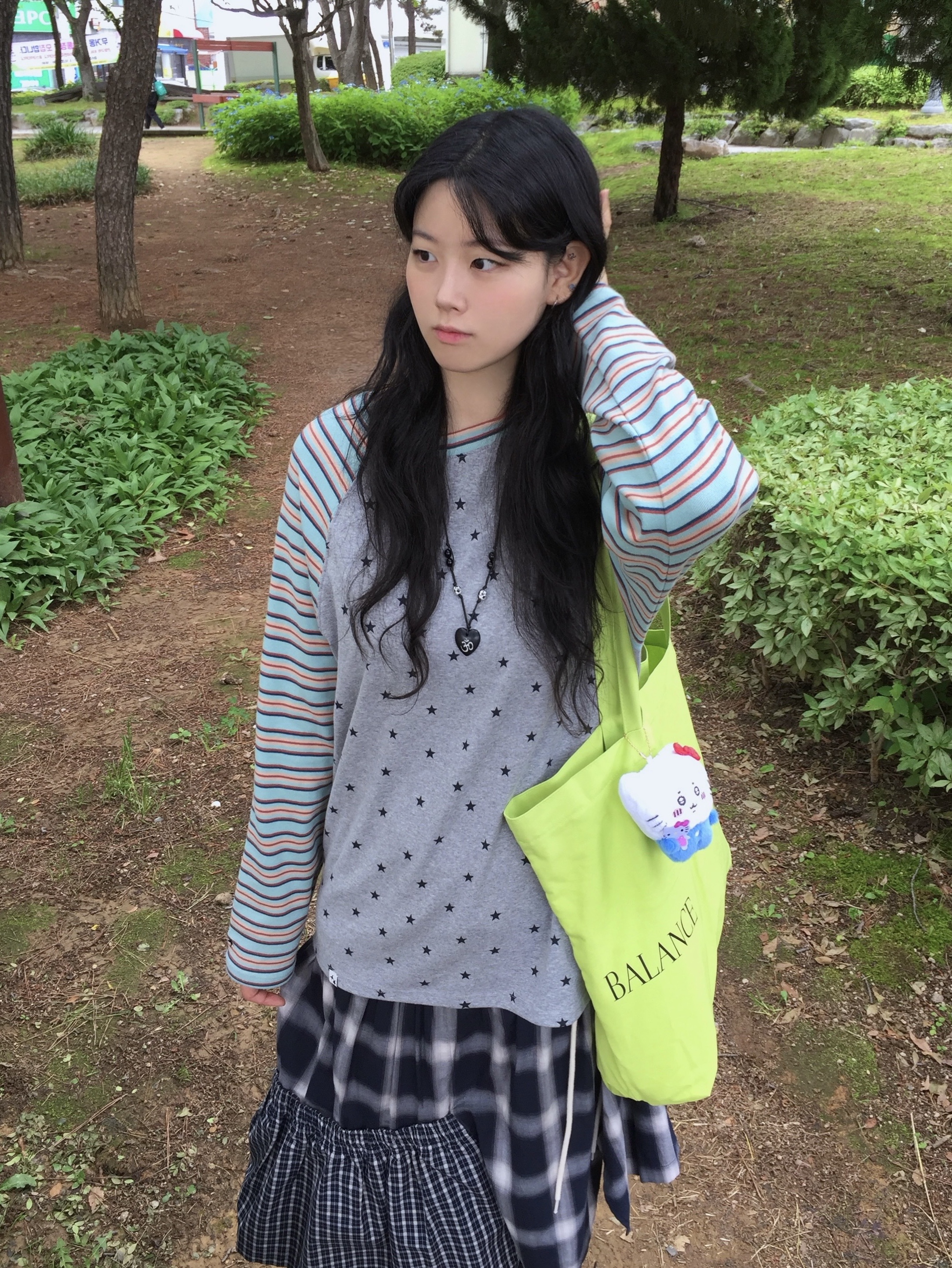 noun Easeful Tote Bag Lime 착용 스타일 - 1