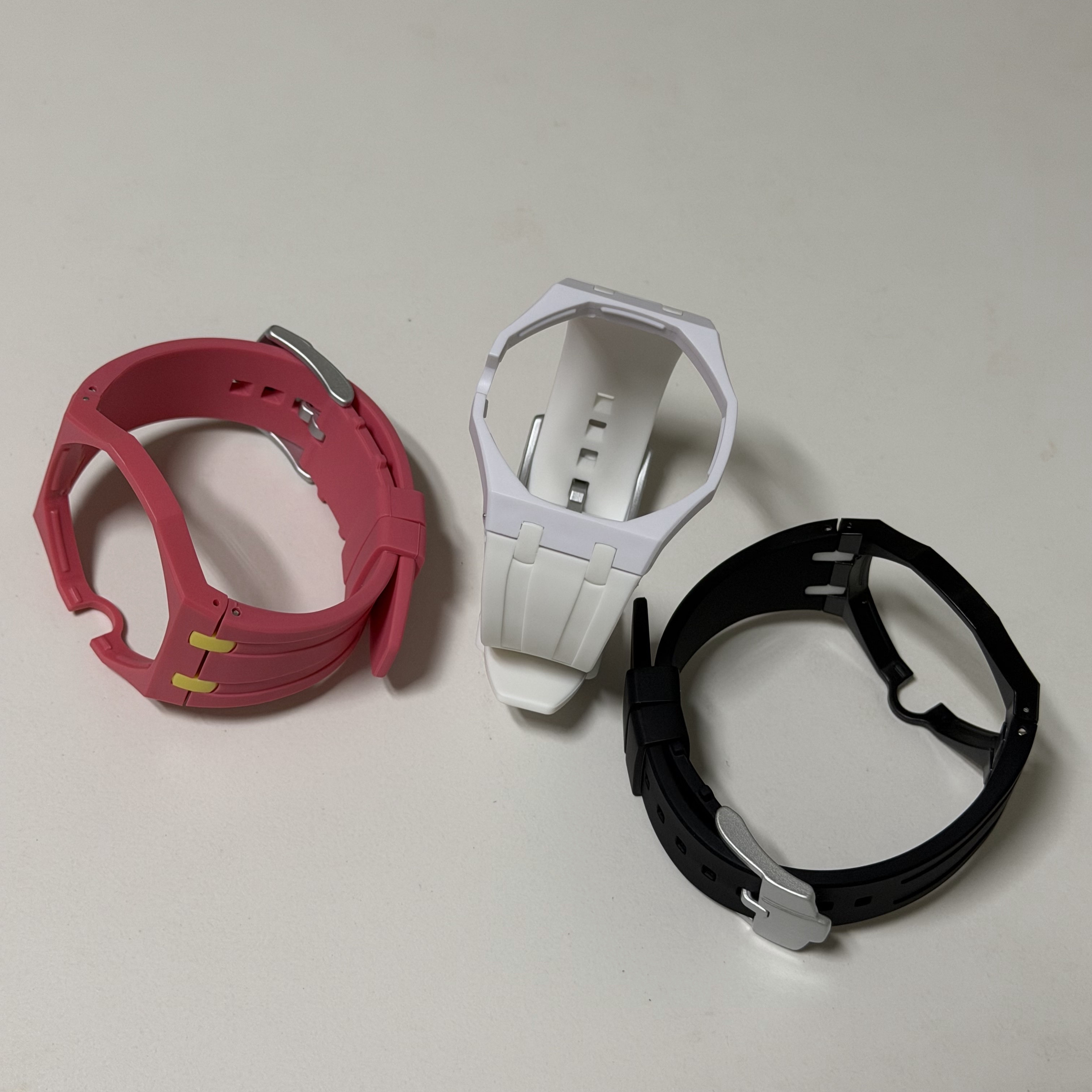 Swatch x Audemars Piguet Bioceramic Royal Pop Huit Blanc, Swatch x Audemars Piguet Bioceramic Royal Pop Otg Roz 착용 스타일 - 3