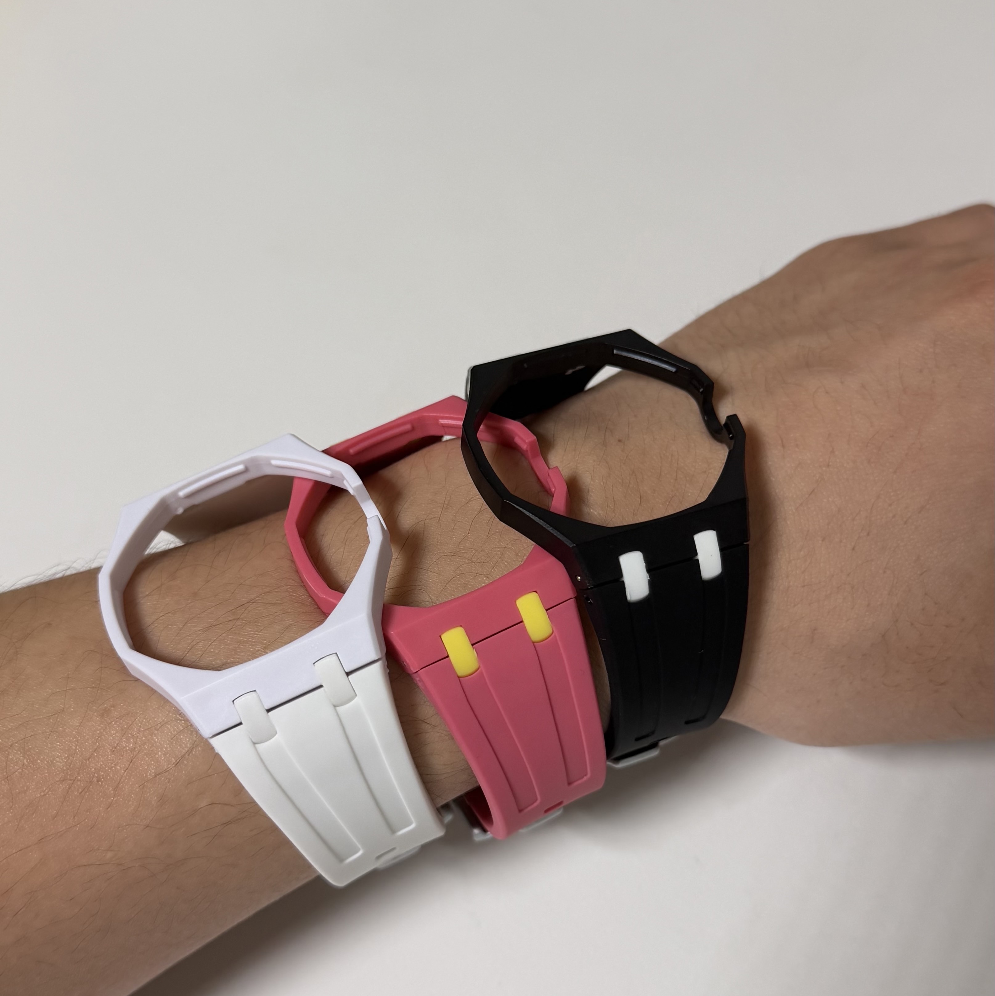 Swatch x Audemars Piguet Bioceramic Royal Pop Huit Blanc, Swatch x Audemars Piguet Bioceramic Royal Pop Otg Roz 착용 스타일 - 1