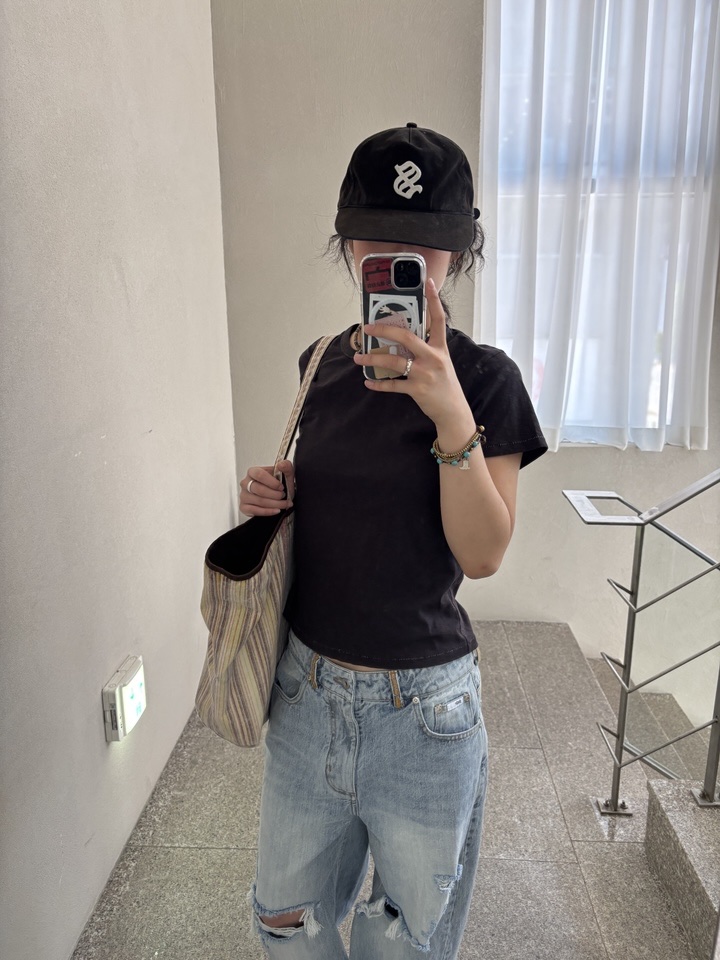 Sunday Ceremony Old English Applique Logo Cap - Black, (W) SUNDAY CEREMONY Natural Dyed Basic Slub Tee - Deep Charcoal 착용 스타일 - 1