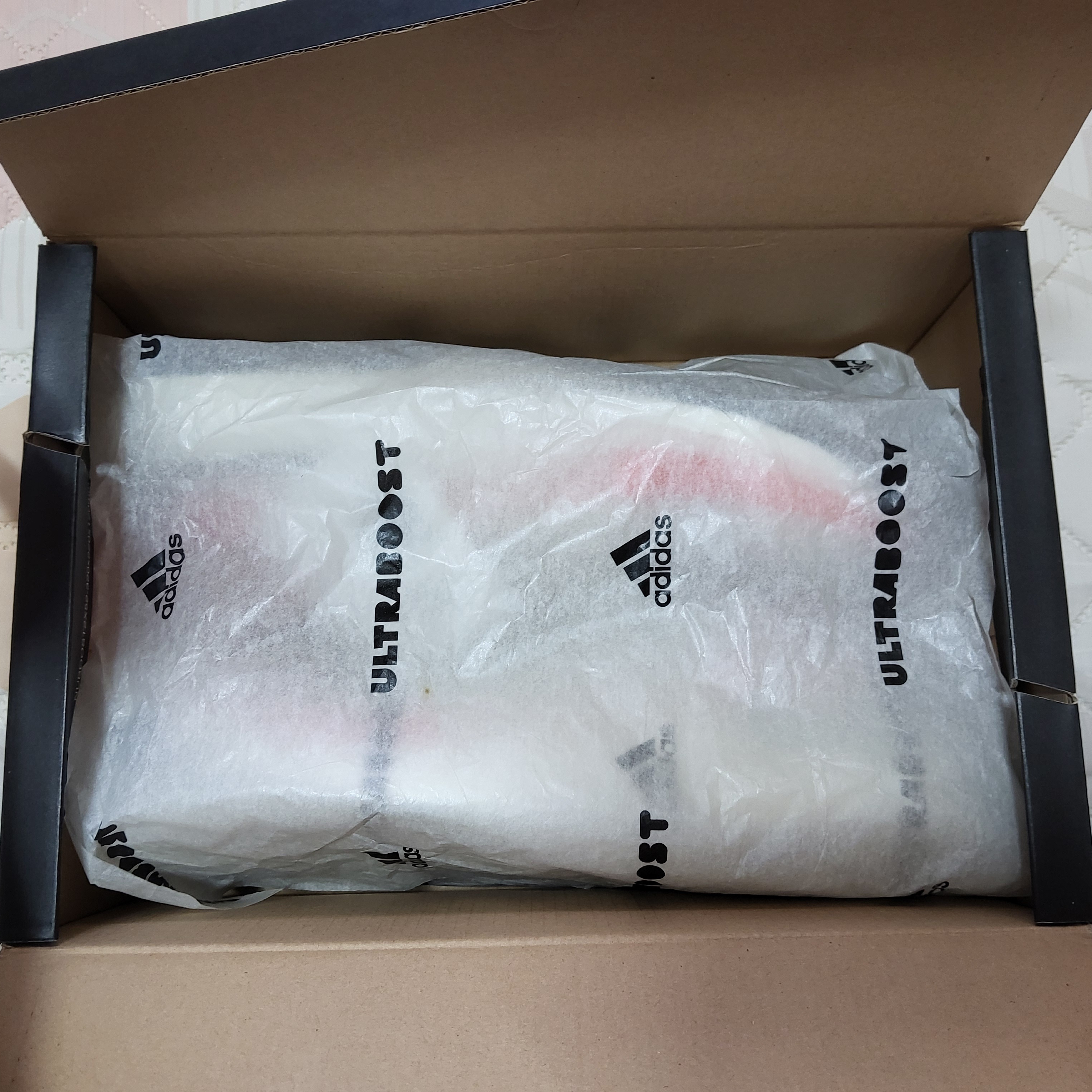 Adidas Ultraboost 19 Panda 착용 스타일 - 10