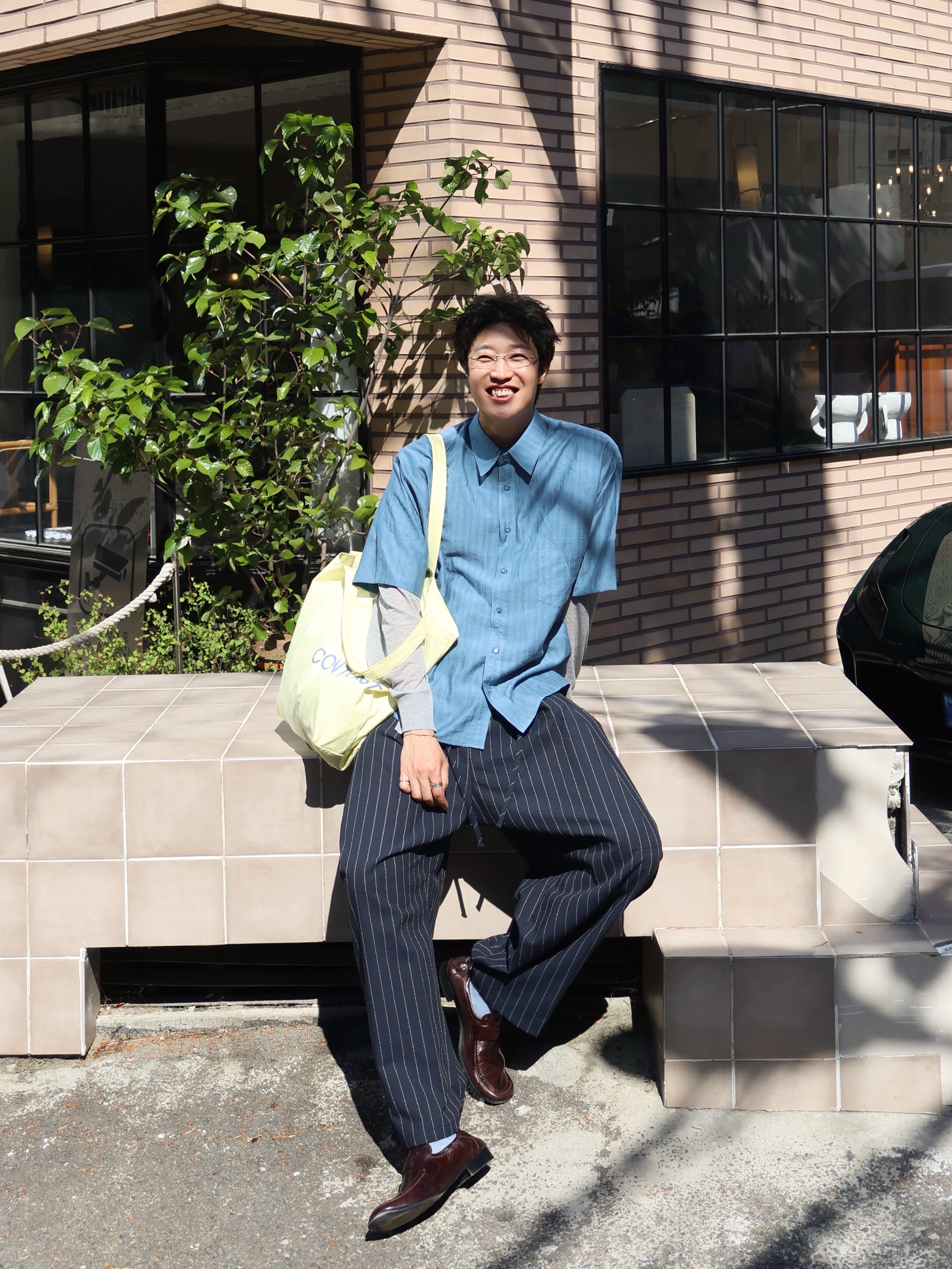 noun Easeful Tote Bag Lemon 착용 스타일
