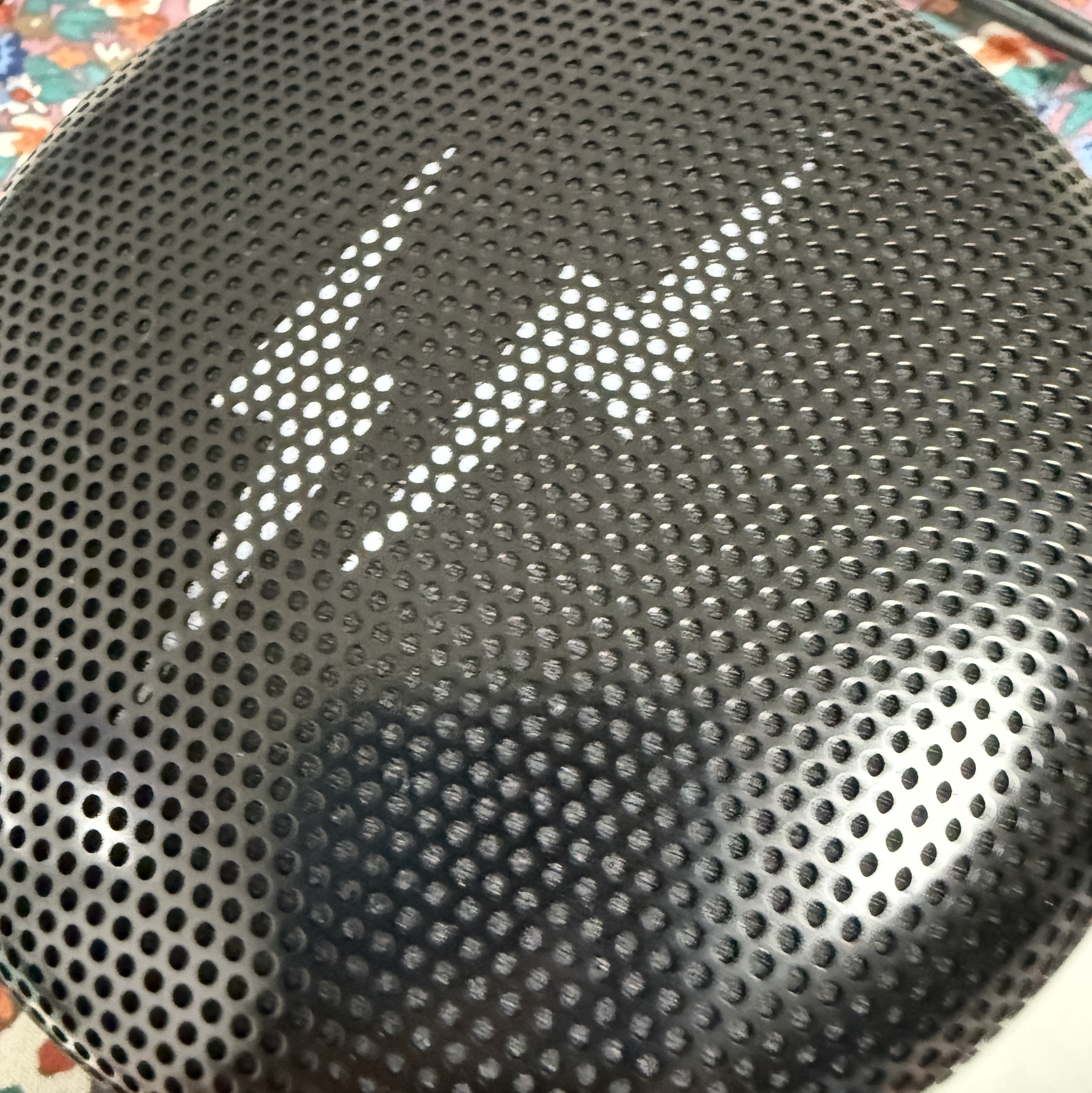 Bang & Olufsen x Fragment Beosound A1 3nd Fragment Edition (Korean Ver.) 착용 스타일