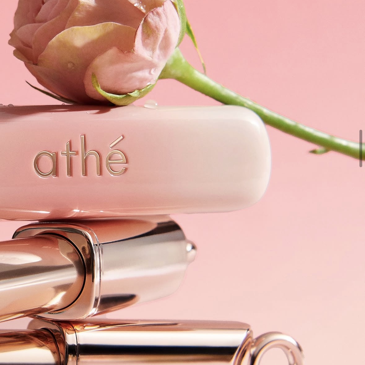 athe Authentic Lip Glowy Balm 착용 스타일