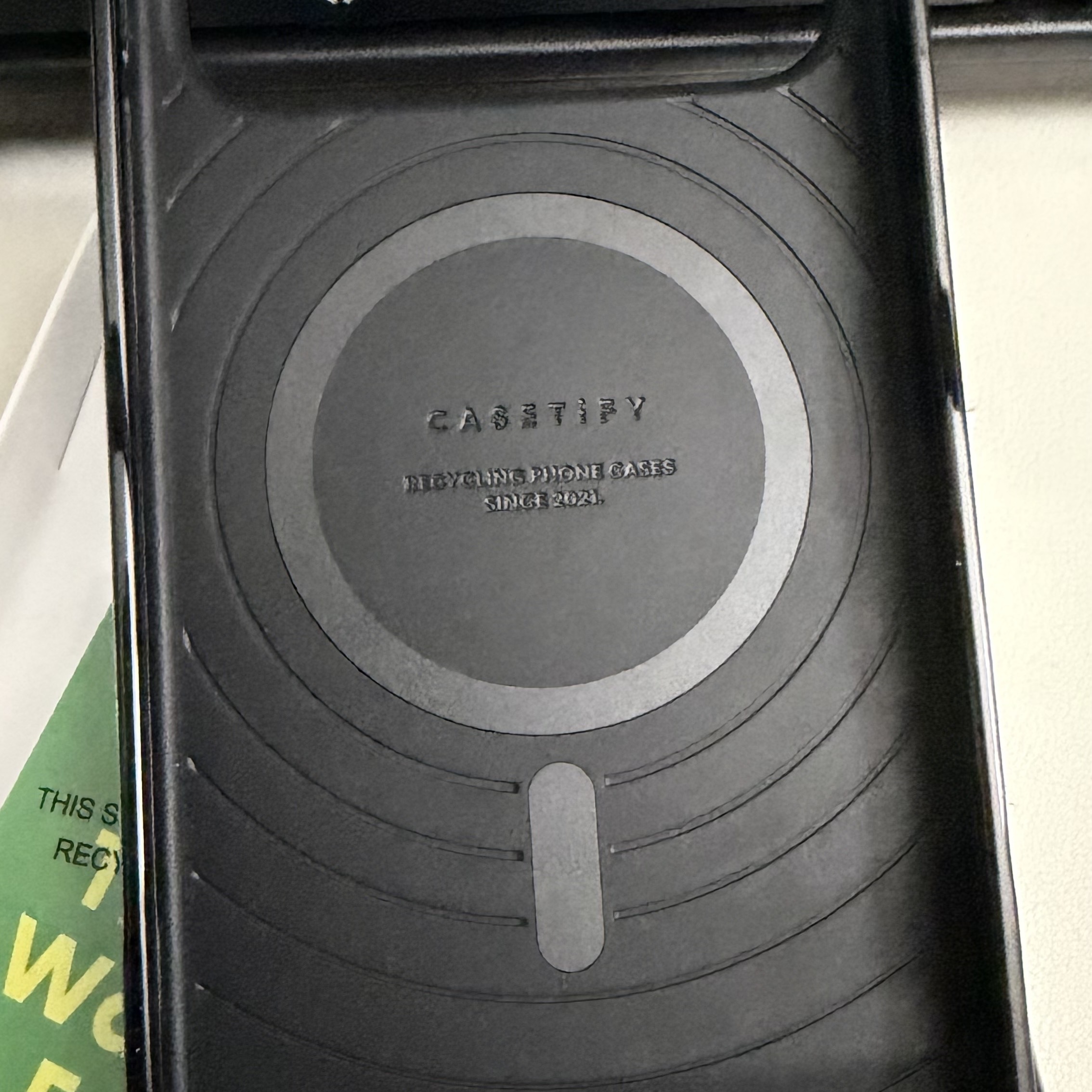 Casetify Essentials iPhone Ripple Case Pebble Grey 착용 스타일 - 3