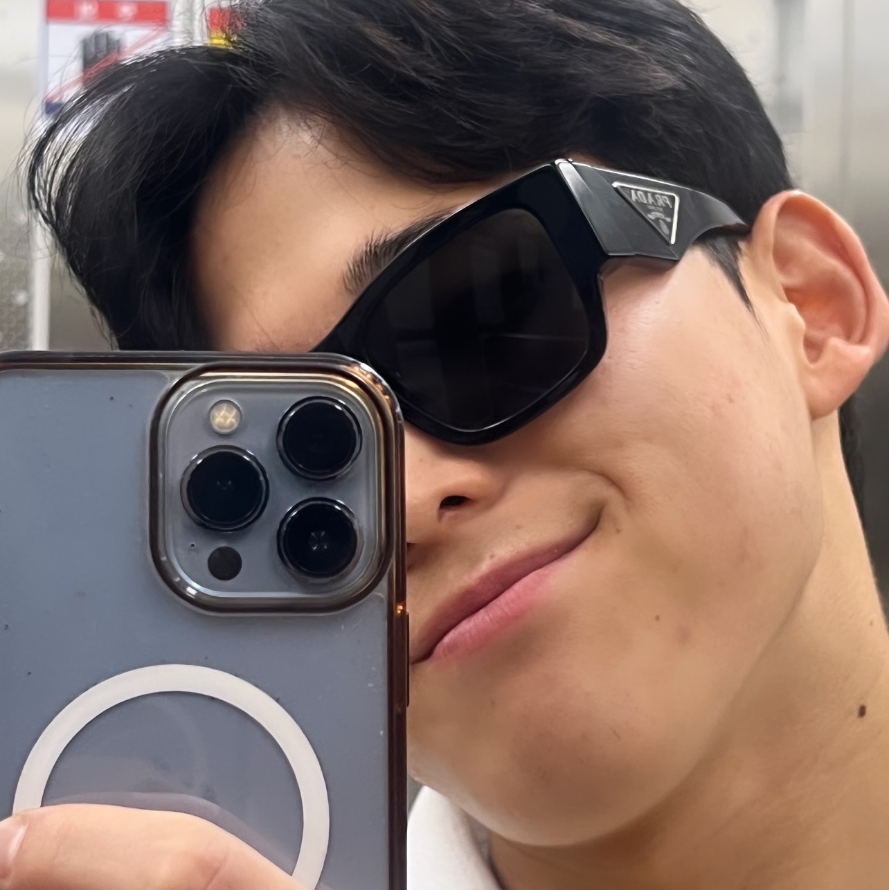 Prada Sunglasses with Triangle Logo Slate Gray Lenses 착용 스타일 - 1