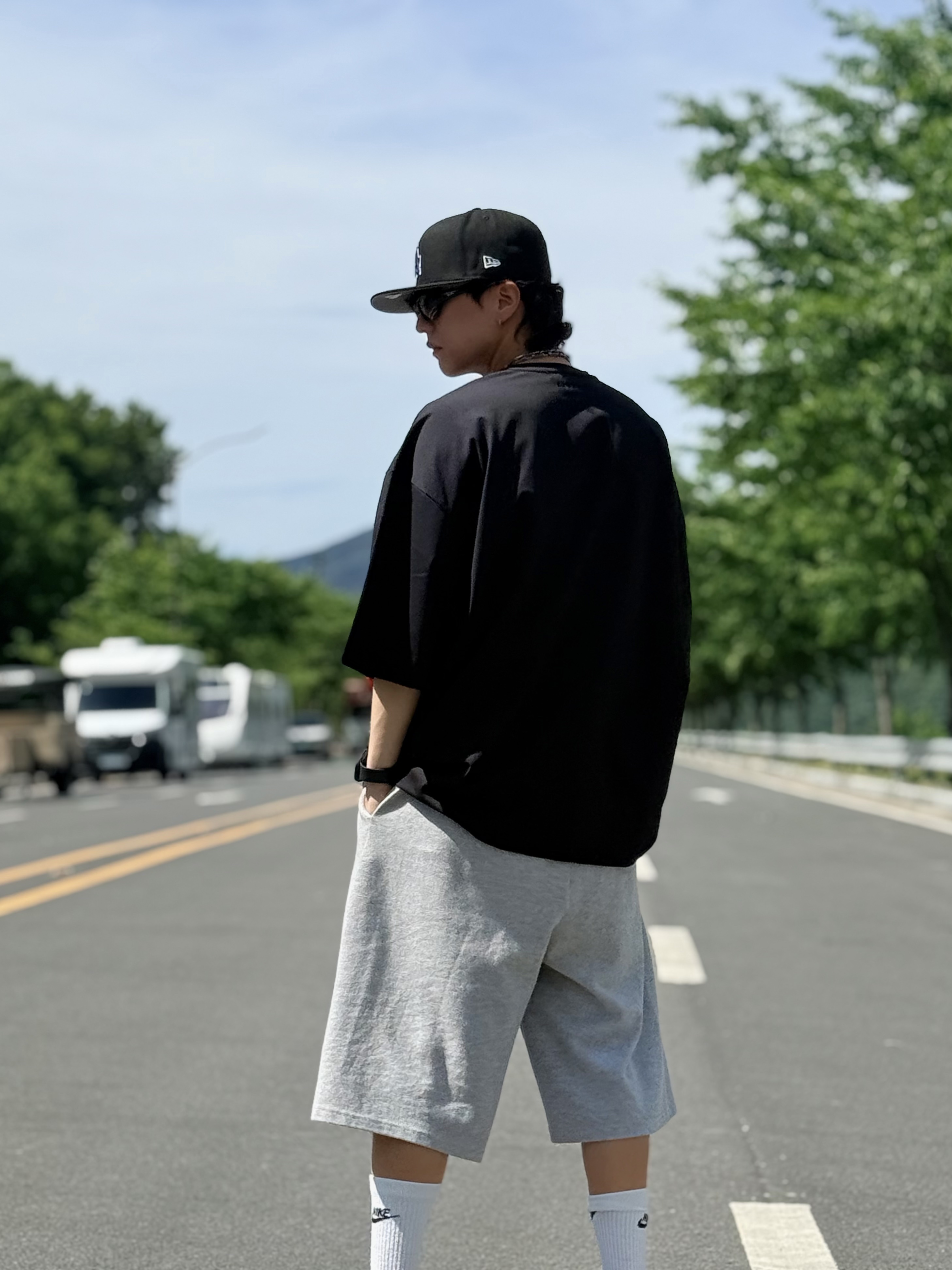 Jordan 1 Low Golf Wolf Grey, Ray-Ban DADDY-O II Polished Black Frame Green Classic G-15 Lenses 착용 스타일 - 2