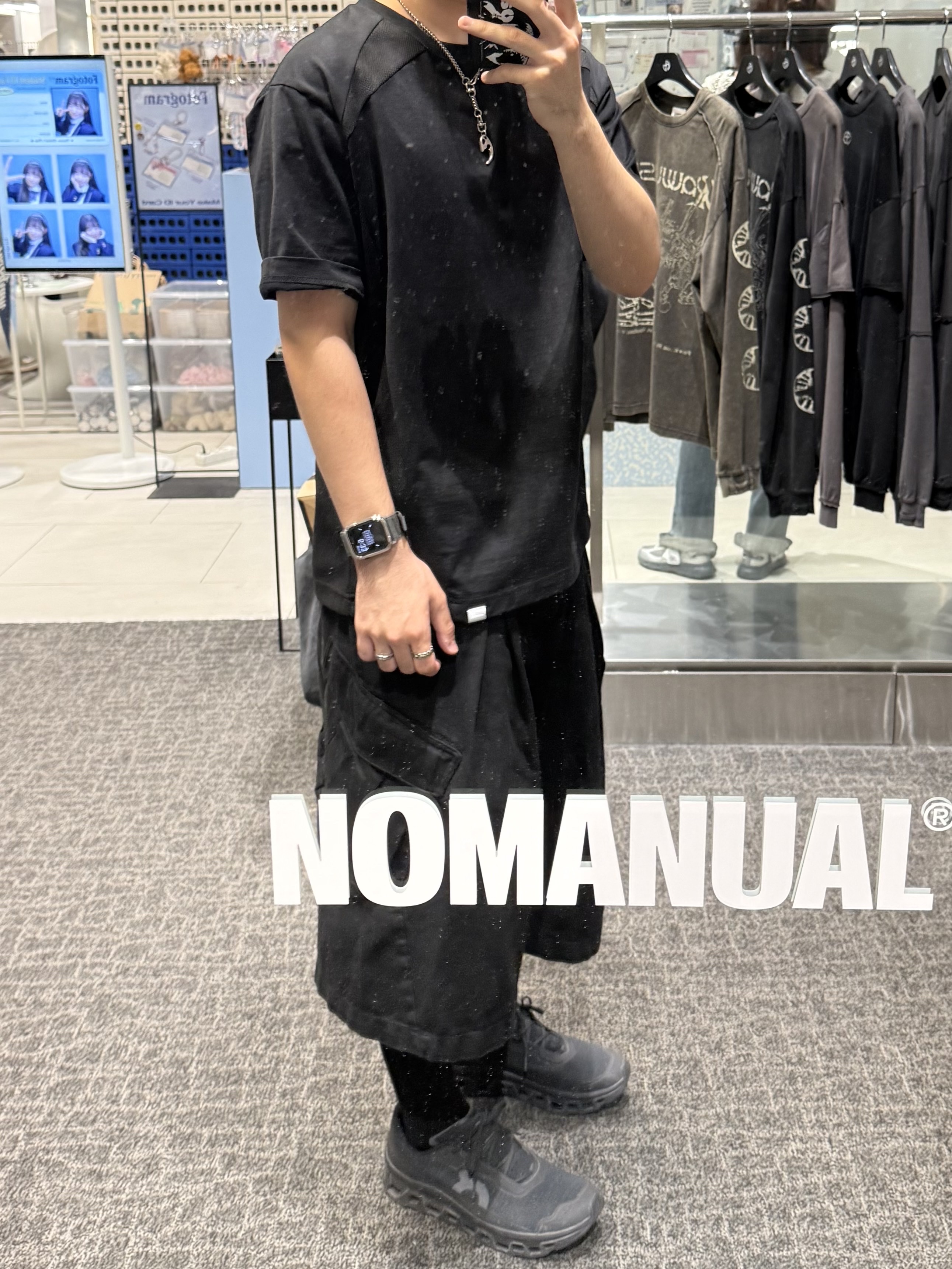 Hatchingroom Broken Egg 2Way Necklace, NOMANUAL W.B T-shirt Black 착용 스타일