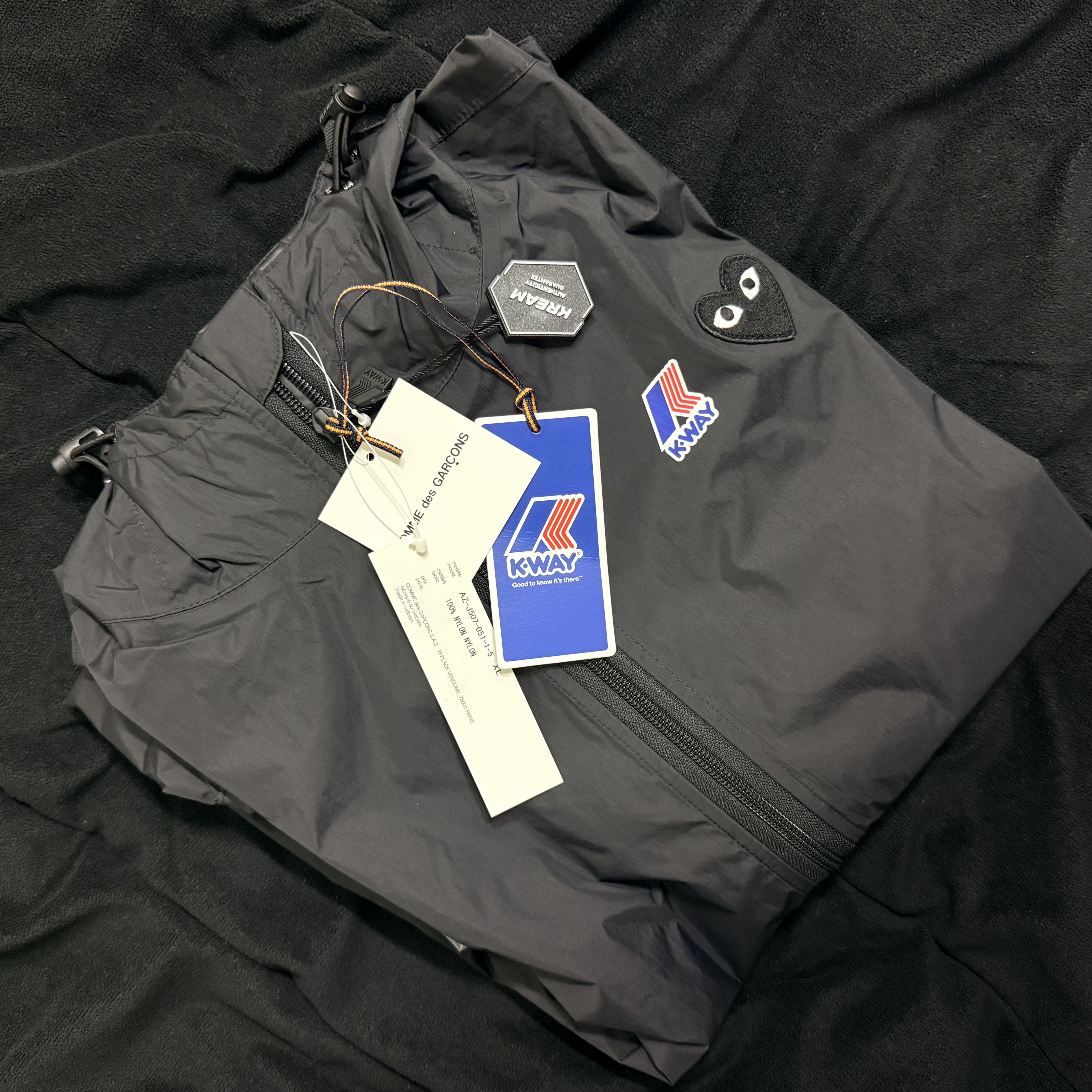 Play Comme des Garcons x K-Way Full Zip Jacket Black 착용 스타일