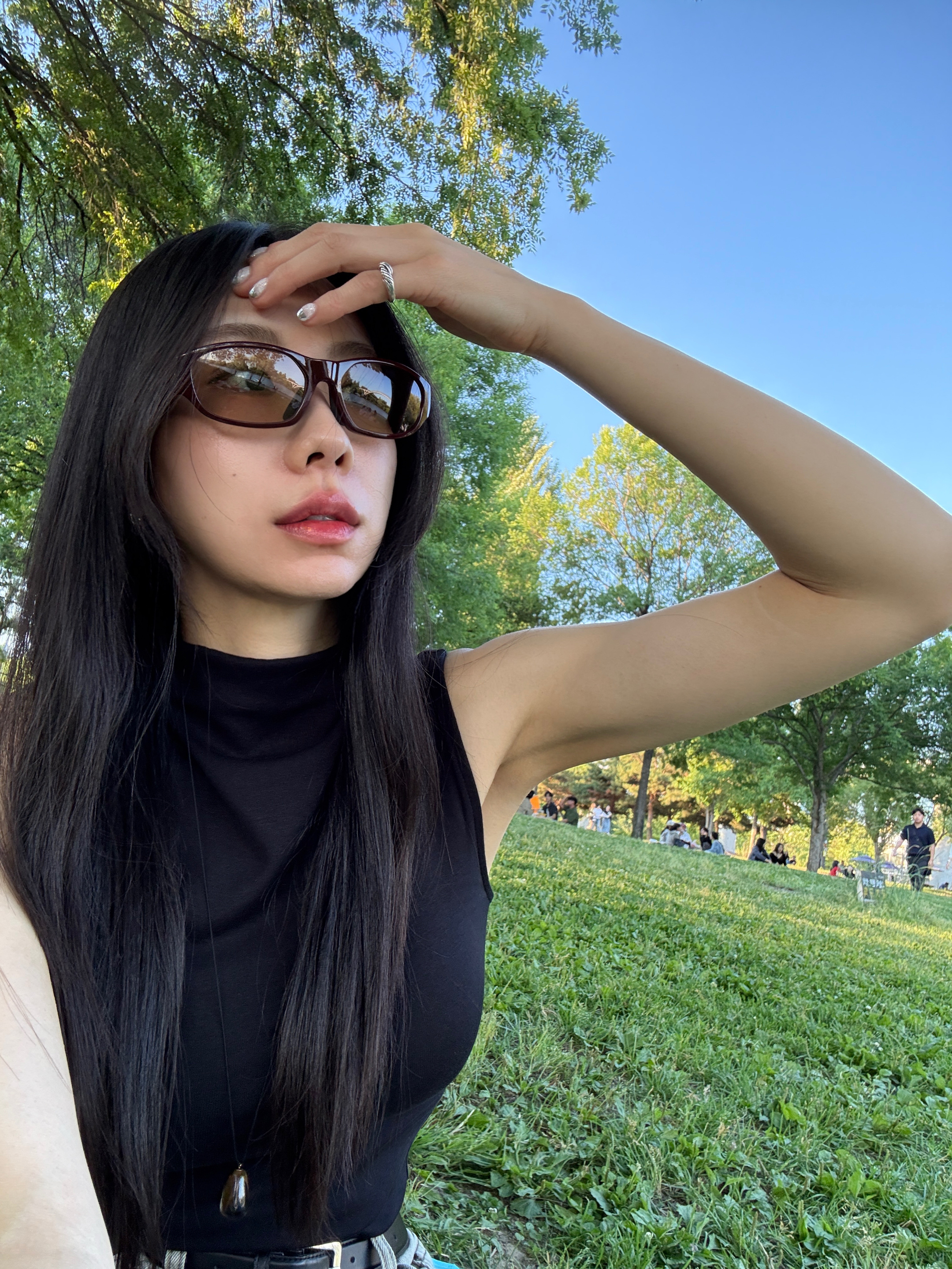 Alex Zono I Dig Running Trucker Hat OG Brown, Apple Watch SE 2024 40mm GPS Starlight Aluminium Case with Sport Band S/M Starlight (Korean Ver.) 착용 스타일 - 3