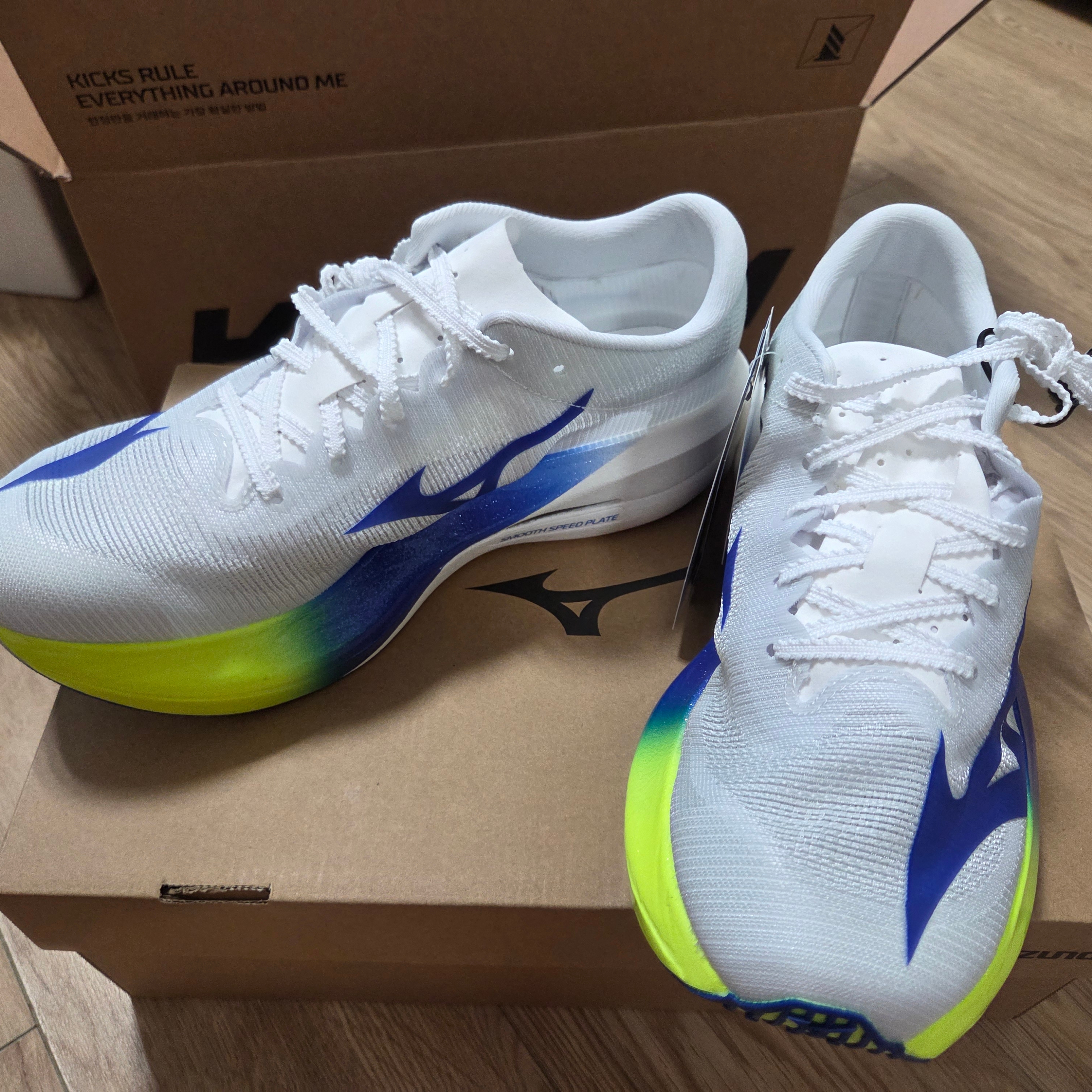 Mizuno Hyperwarp Pure White Yellow 착용 스타일 - 3