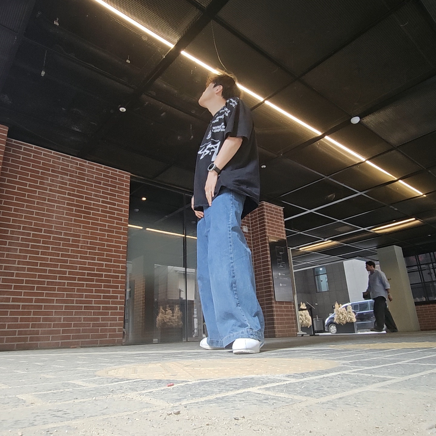 Stussy Locations Pigment Dyed T-Shirt Black, Nike Cortez White and Black 착용 스타일 - 3