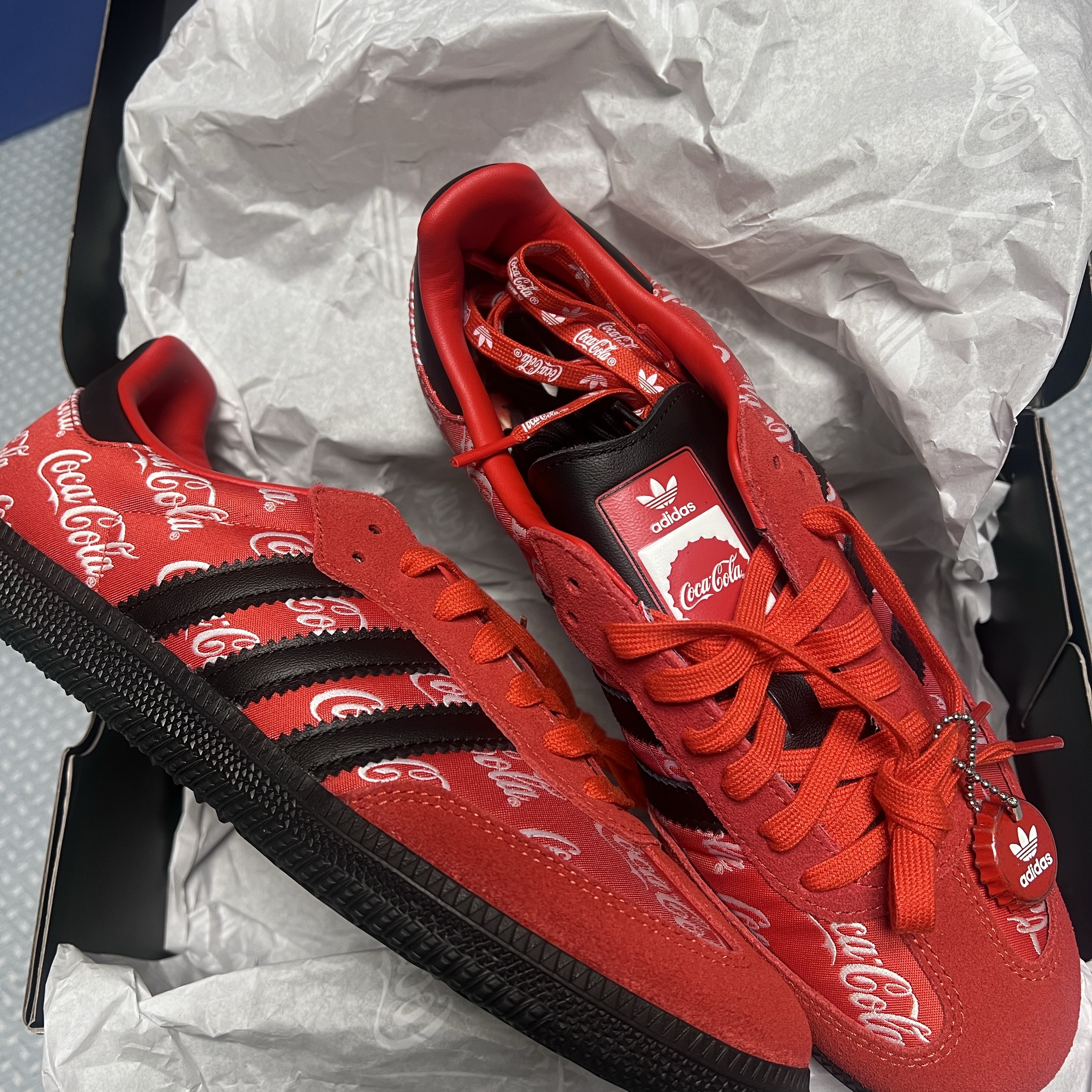 Adidas x Coca-Cola Samba OG Red Core Black 착용 스타일