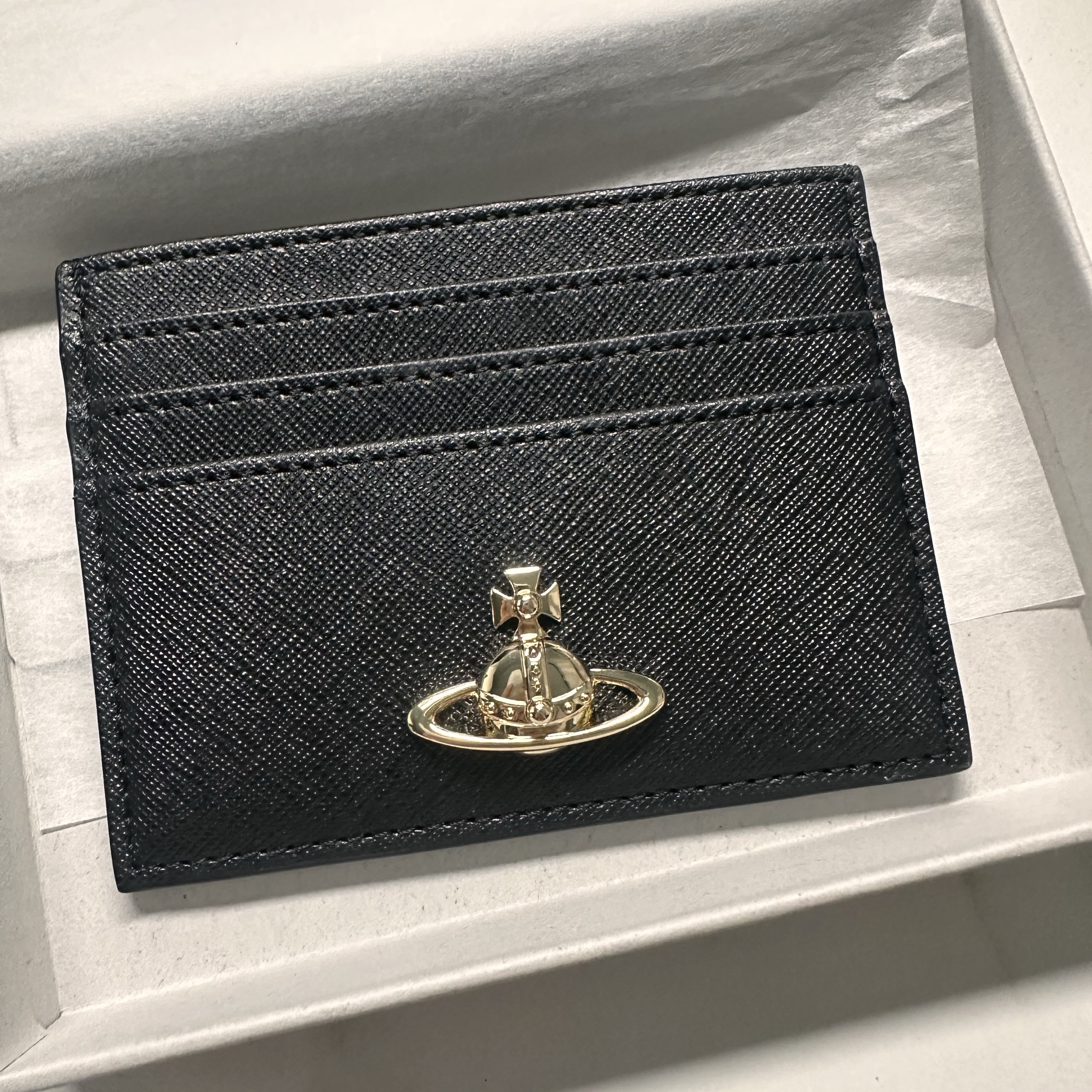 Vivienne Westwood Logo Flat Card Holder Black 착용 스타일