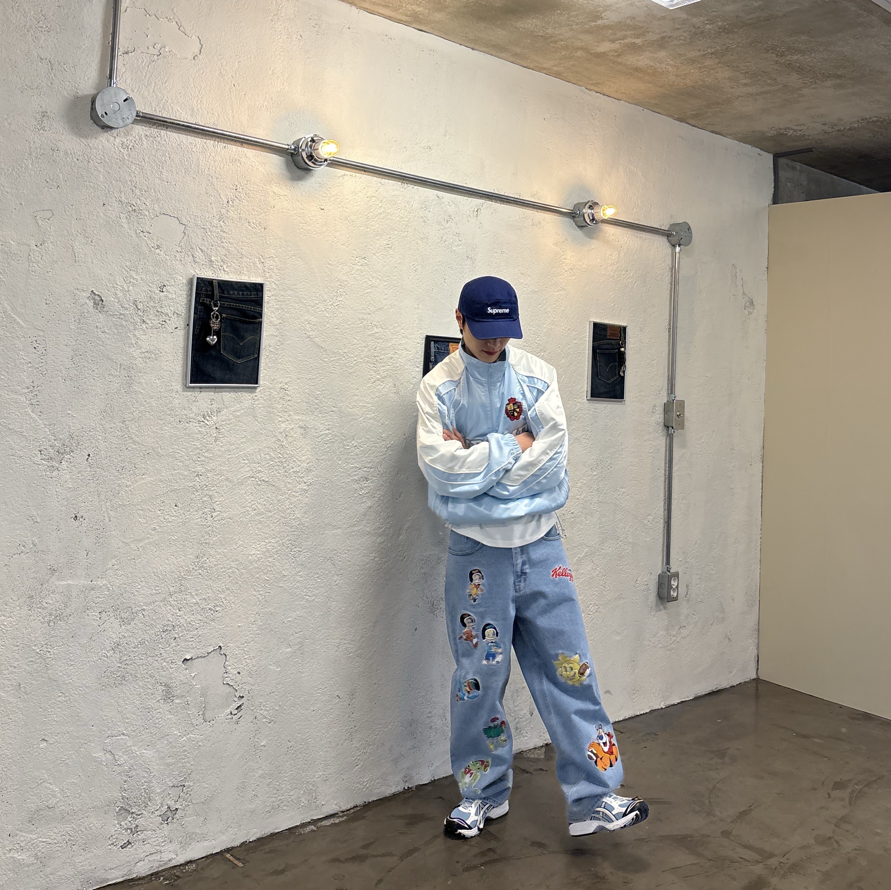 Supreme Washed Chino Twill Camp Cap Navy - 24SS, Supreme Satin Piping Pullover Light Blue - 25SS 착용 스타일 - 1