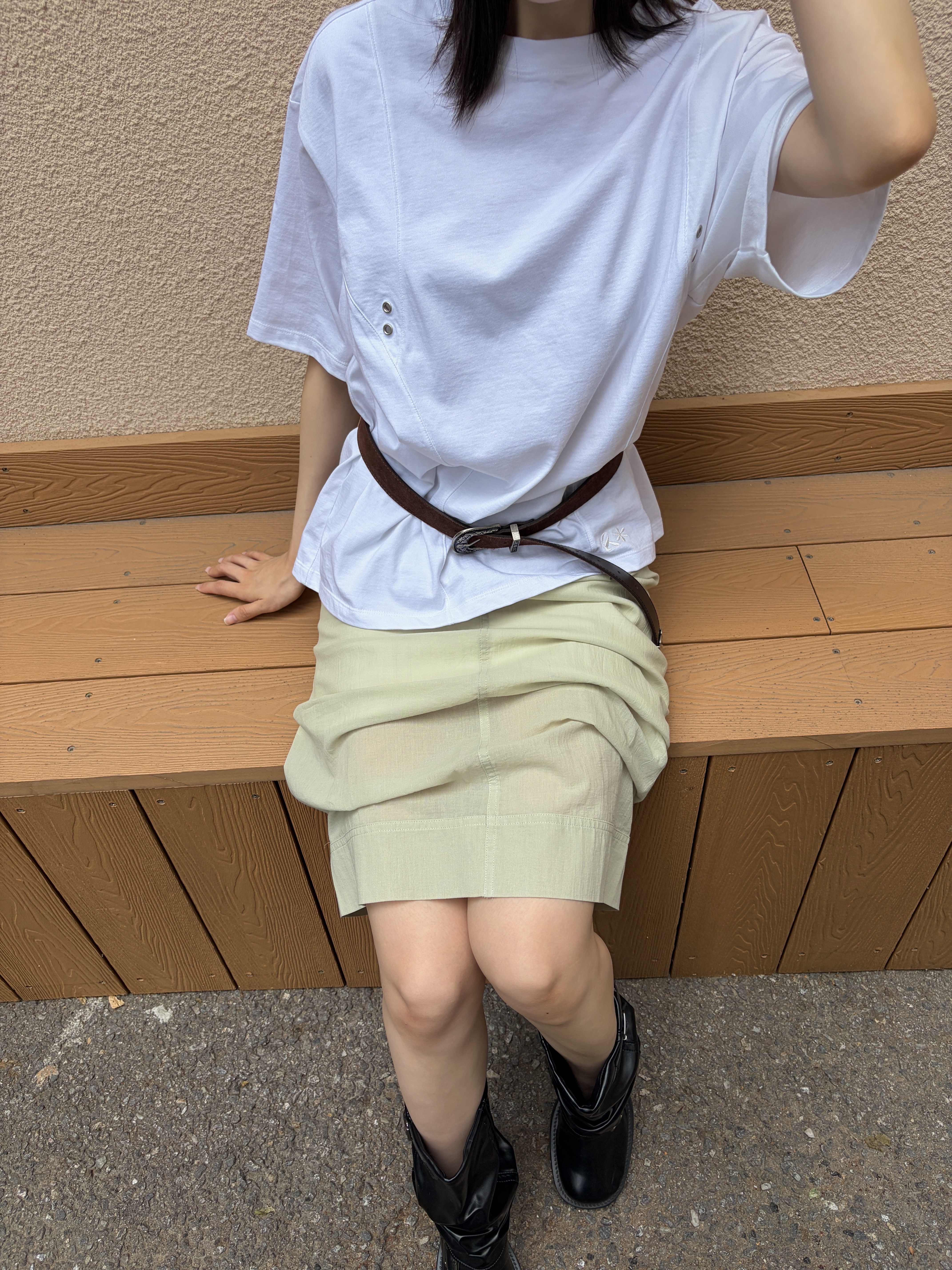 Riomeu Curved Incision Washed Short Sleeve T-shirt White 착용 스타일 - 5